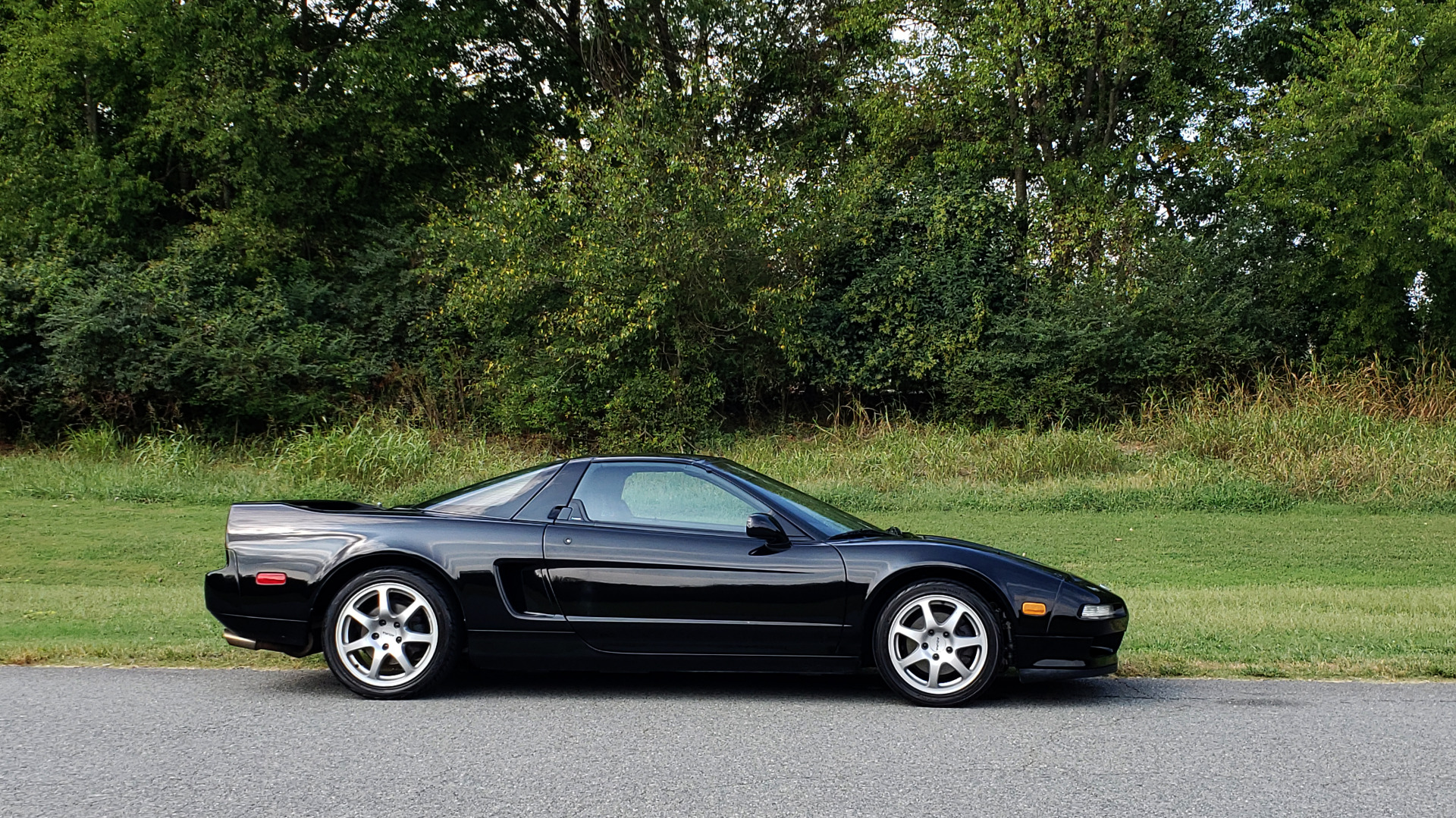 Used 1995 Acura NSX OPEN TOP / 5-SPD MAN / LOW MILES / SUPER CLEAN for sale Sold at Formula Imports in Charlotte NC 28227 30