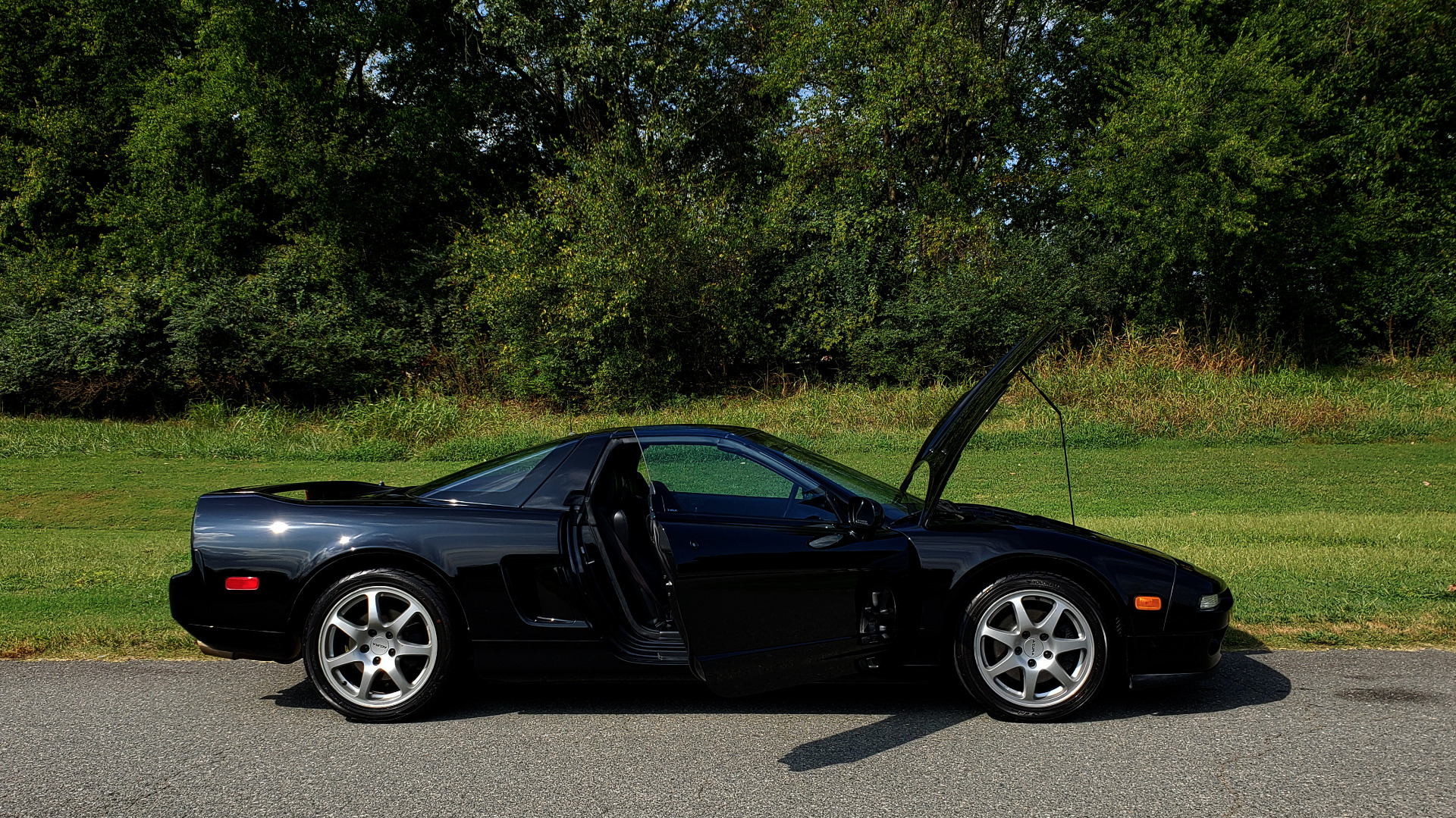 Used 1995 Acura NSX OPEN TOP / 5-SPD MAN / LOW MILES / SUPER CLEAN for sale Sold at Formula Imports in Charlotte NC 28227 32