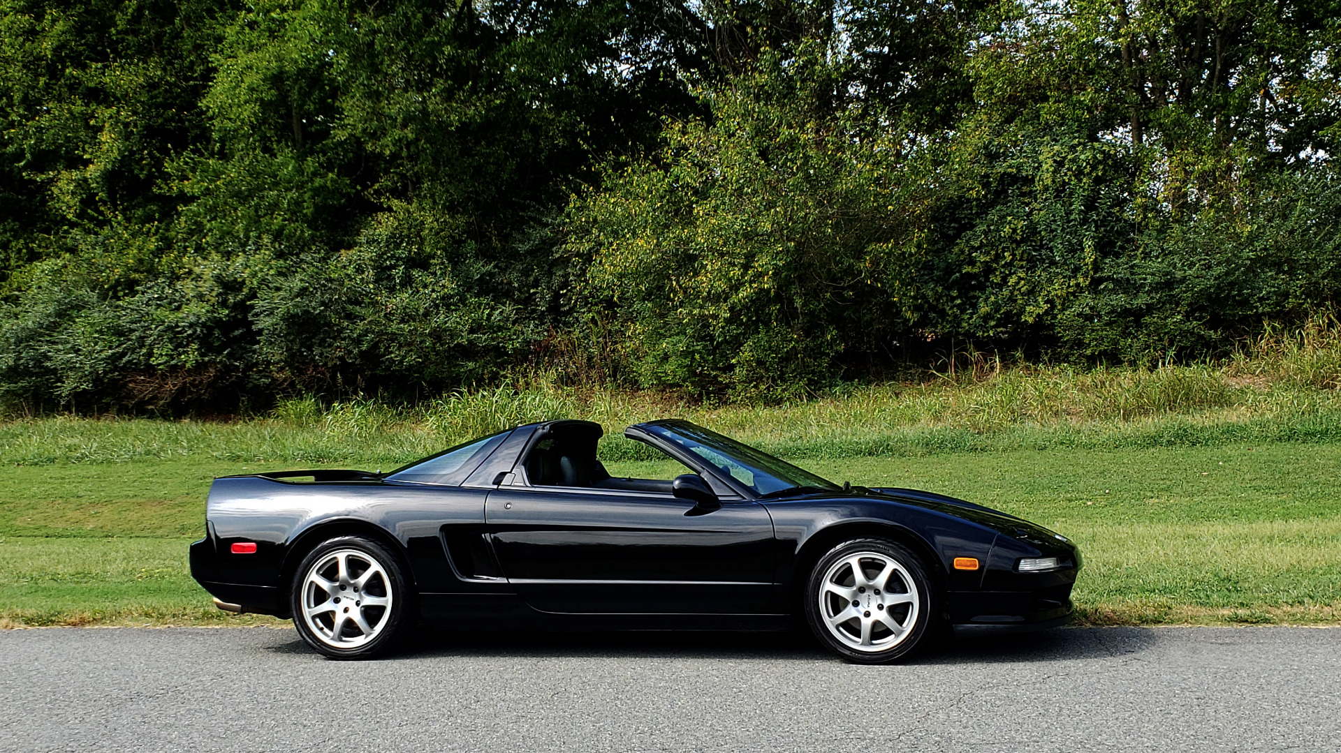 Used 1995 Acura NSX OPEN TOP / 5-SPD MAN / LOW MILES / SUPER CLEAN for sale Sold at Formula Imports in Charlotte NC 28227 45