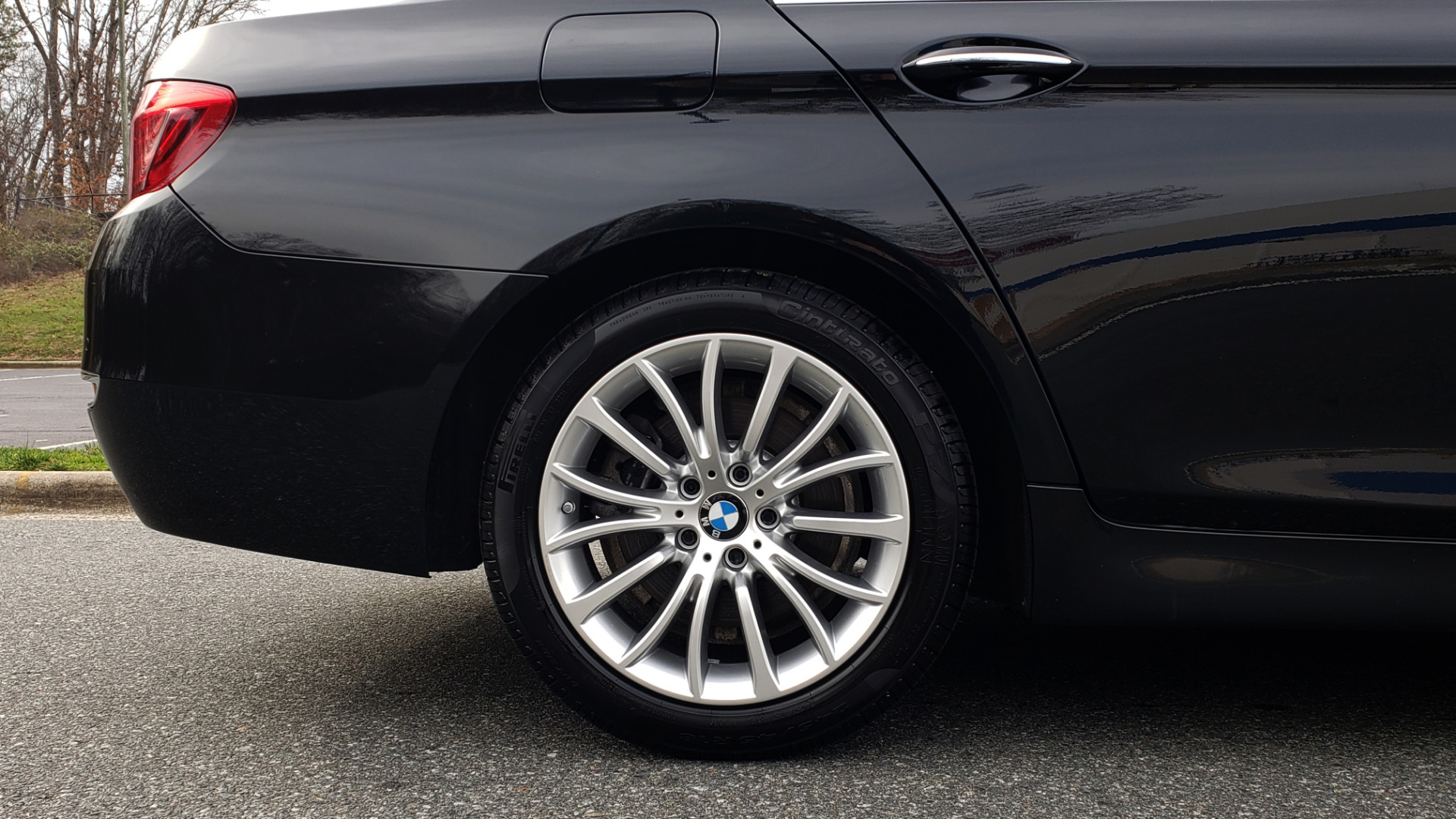 Used 2016 BMW 5 SERIES 528i XDRIVE / PREM PKG / DRVR ASST PLUS / LUXURY / COLD WTHR for sale Sold at Formula Imports in Charlotte NC 28227 12