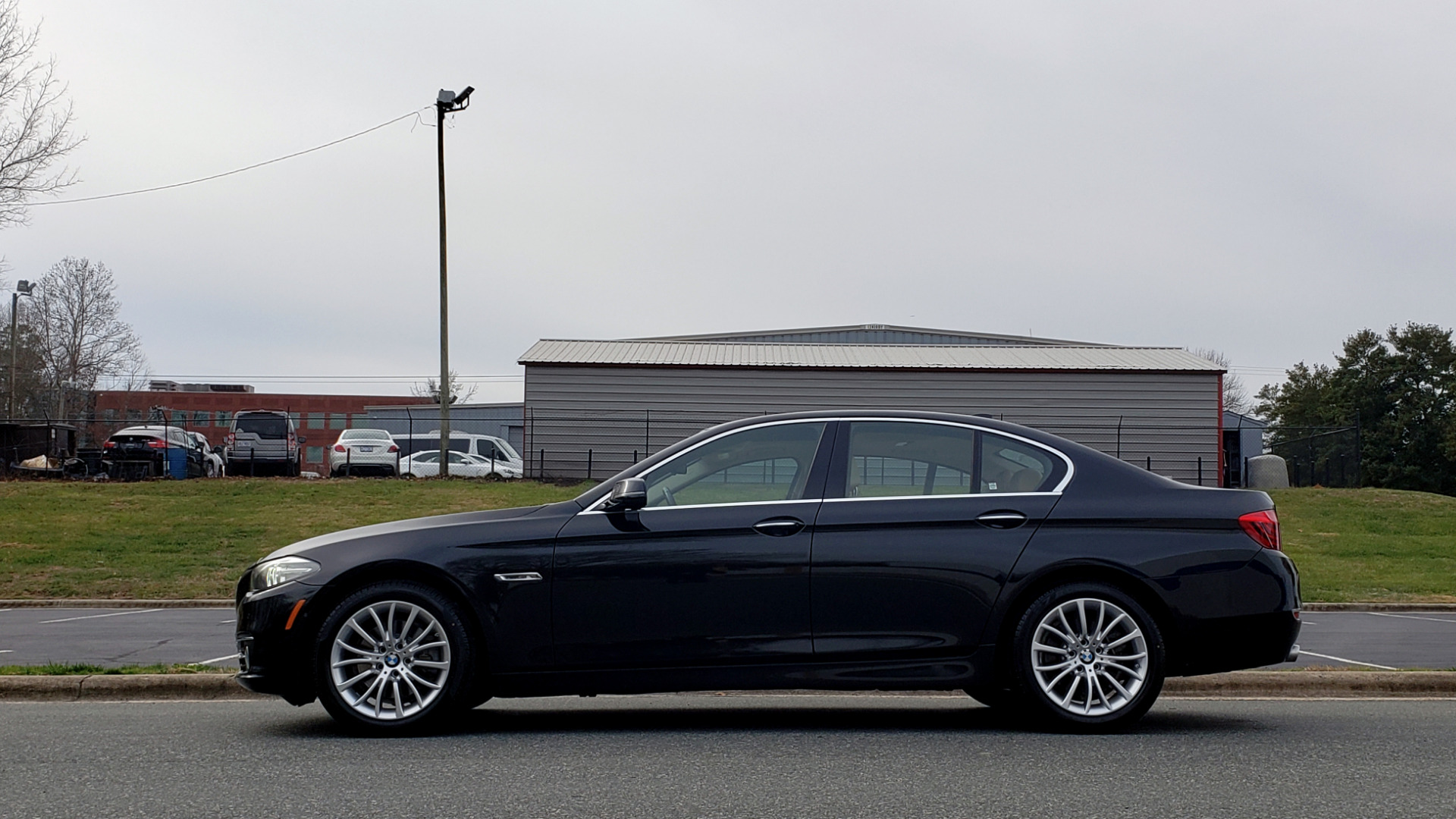 Used 2016 BMW 5 SERIES 528i XDRIVE / PREM PKG / DRVR ASST PLUS / LUXURY / COLD WTHR for sale Sold at Formula Imports in Charlotte NC 28227 2