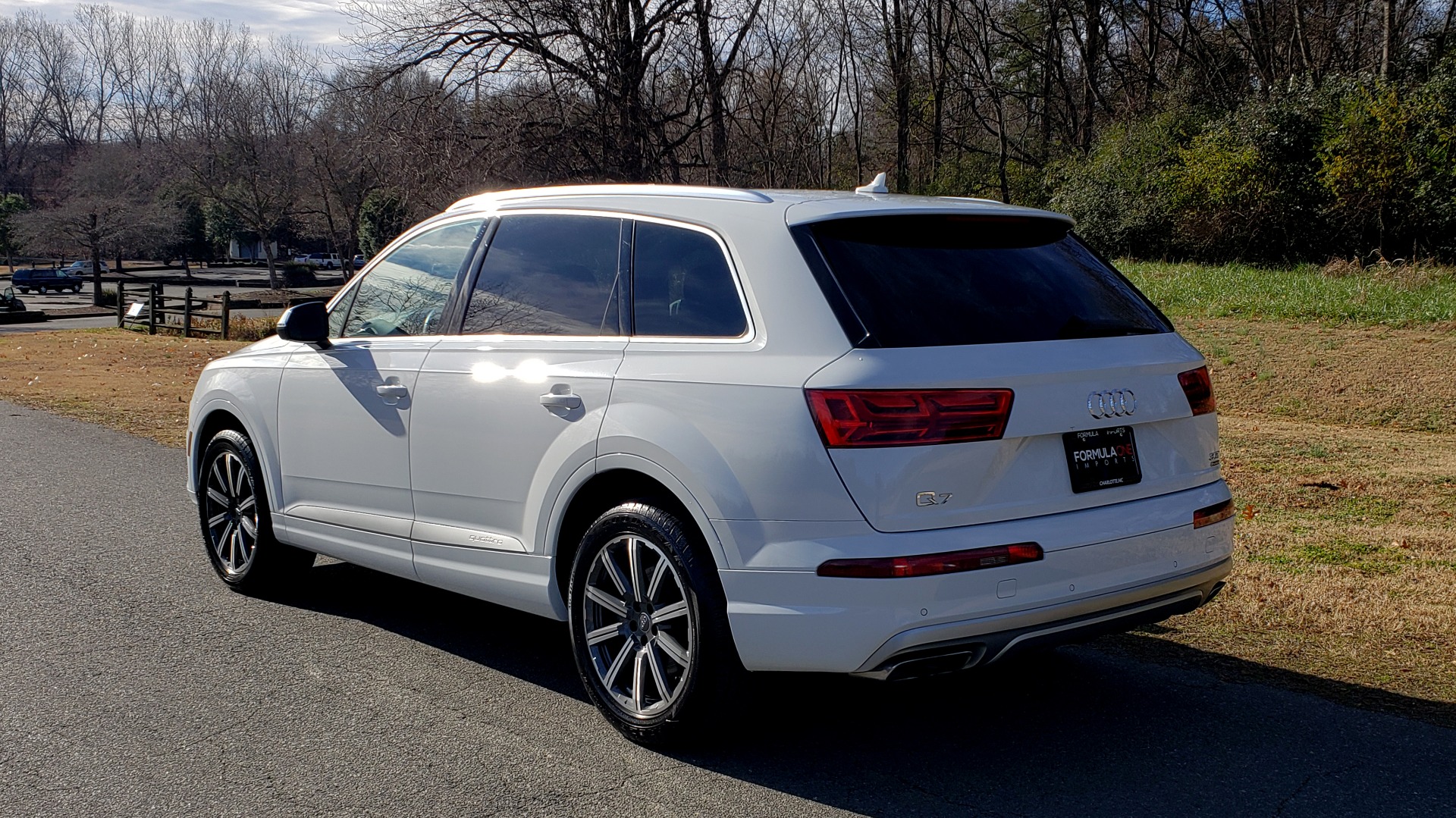 Used 2017 Audi Q7 PRESTIGE / DRVR ASST / CLD WTHR / TOW PKG / BOSE for sale Sold at Formula Imports in Charlotte NC 28227 3