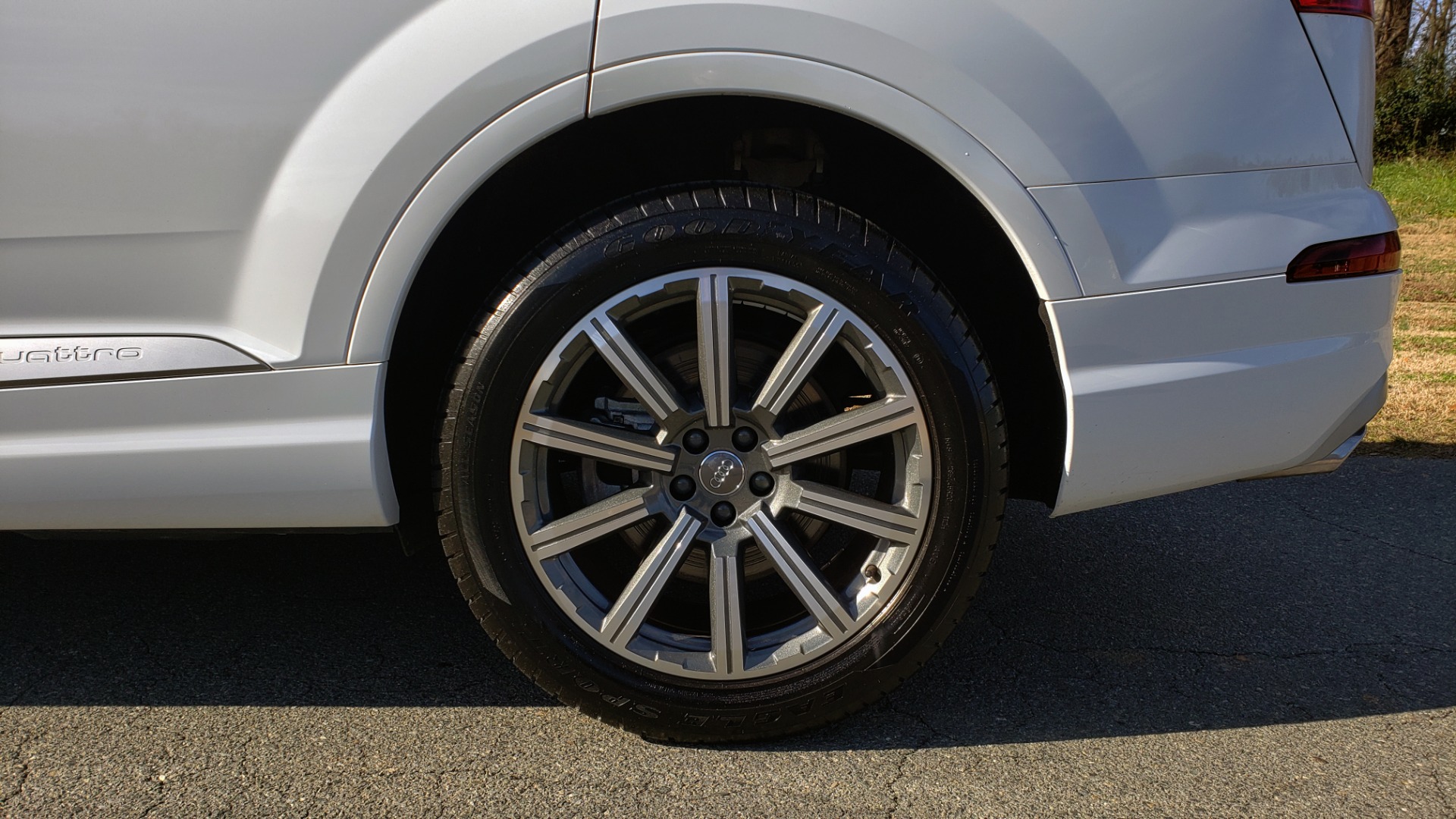 Used 2017 Audi Q7 PRESTIGE / DRVR ASST / CLD WTHR / TOW PKG / BOSE for sale Sold at Formula Imports in Charlotte NC 28227 74