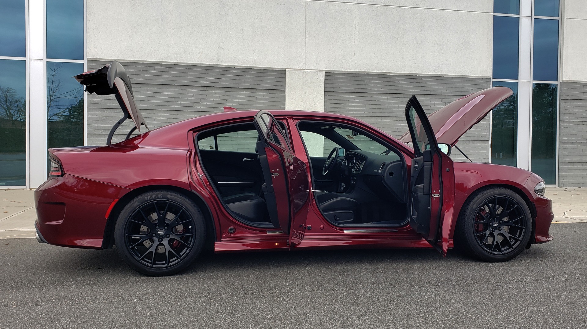Used 2018 Dodge CHARGER R/T SCAT PACK / 6.4L 485HP / 8-SPD AUTO / HEATED / REARVIEW for sale Sold at Formula Imports in Charlotte NC 28227 11