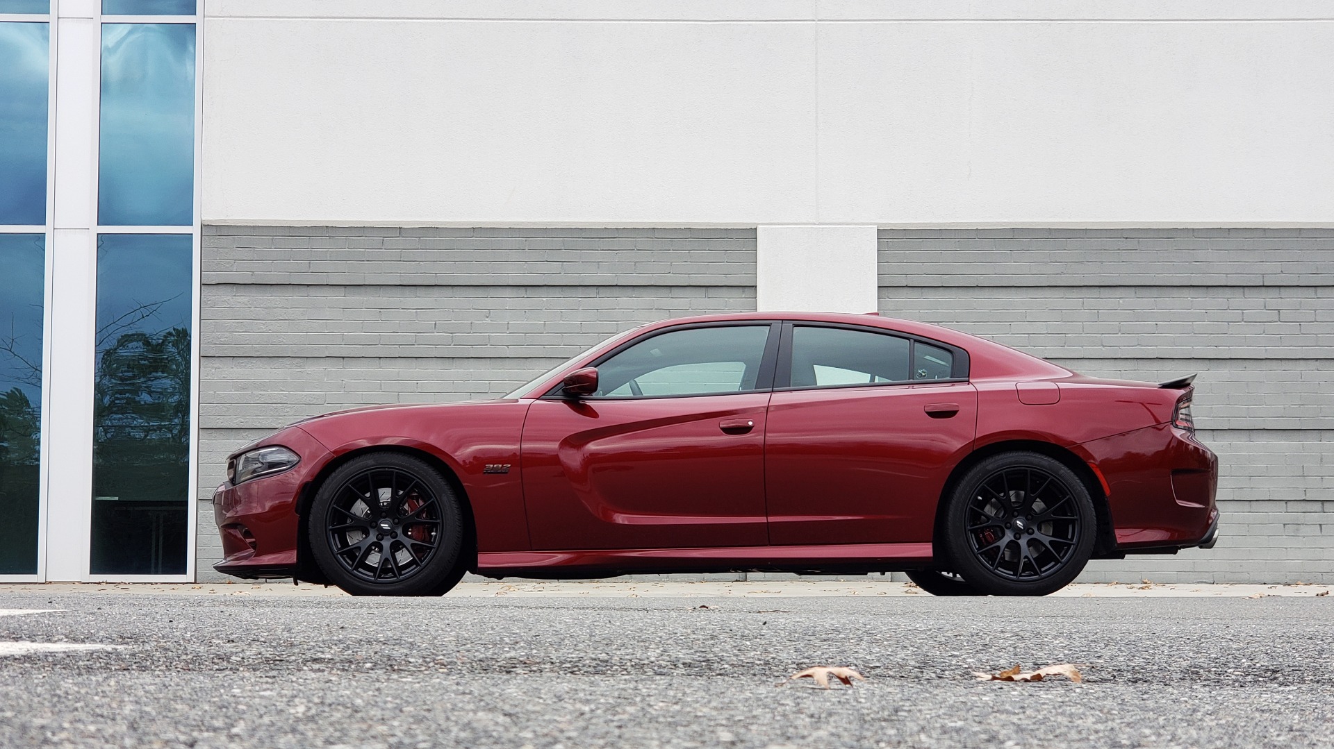 Used 2018 Dodge CHARGER R/T SCAT PACK / 6.4L 485HP / 8-SPD AUTO / HEATED / REARVIEW for sale Sold at Formula Imports in Charlotte NC 28227 3