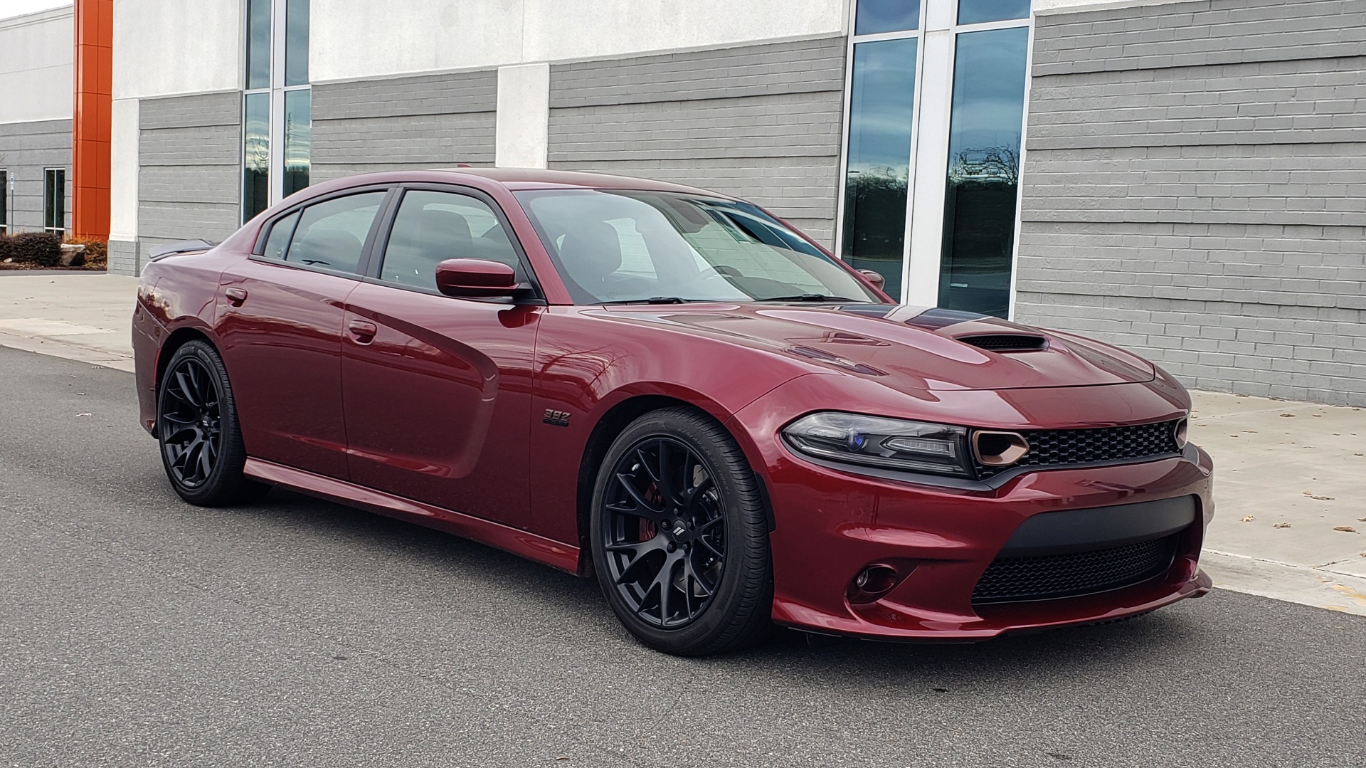 Used 2018 Dodge CHARGER R/T SCAT PACK / 6.4L 485HP / 8-SPD AUTO / HEATED / REARVIEW for sale Sold at Formula Imports in Charlotte NC 28227 5