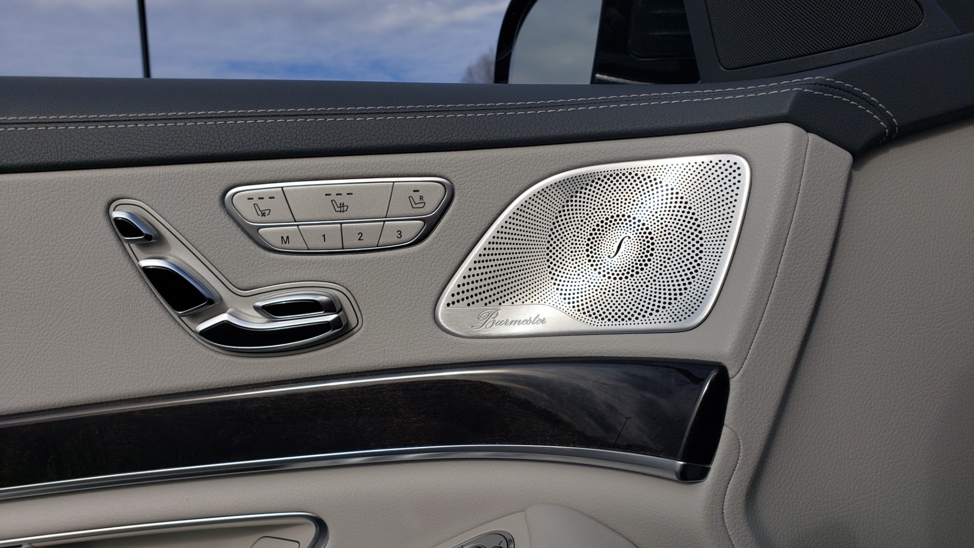 Used 2015 Mercedes-Benz S-CLASS S 550 PREMIUM / SPORT / WARMTH&COMFORT / DRVR ASST / SRND VIEW for sale Sold at Formula Imports in Charlotte NC 28227 38