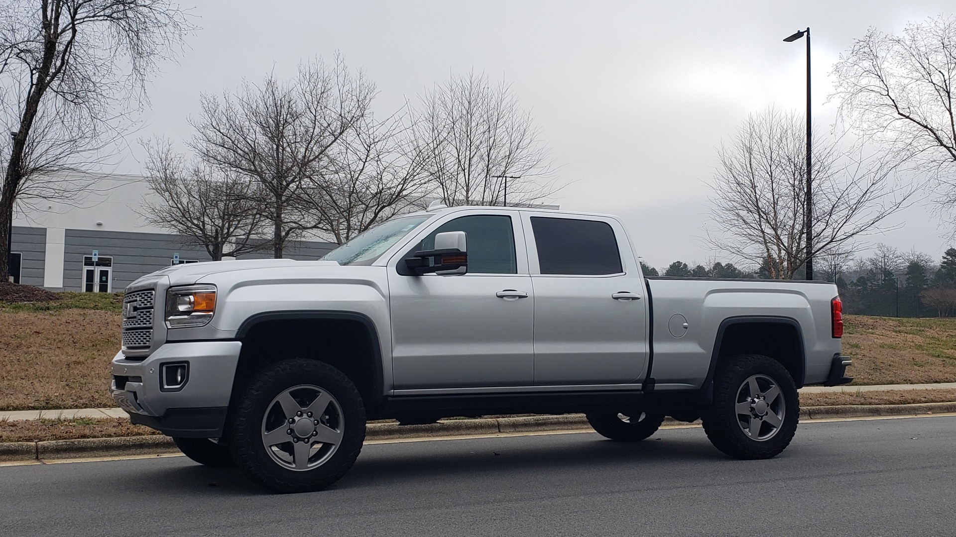 Used 2018 GMC SIERRA 2500HD DENALI 4X4 CREWCAB / 6.6L DURAMAX PLUS / NAV / SUNROOF / REARVIEW for sale Sold at Formula Imports in Charlotte NC 28227 2