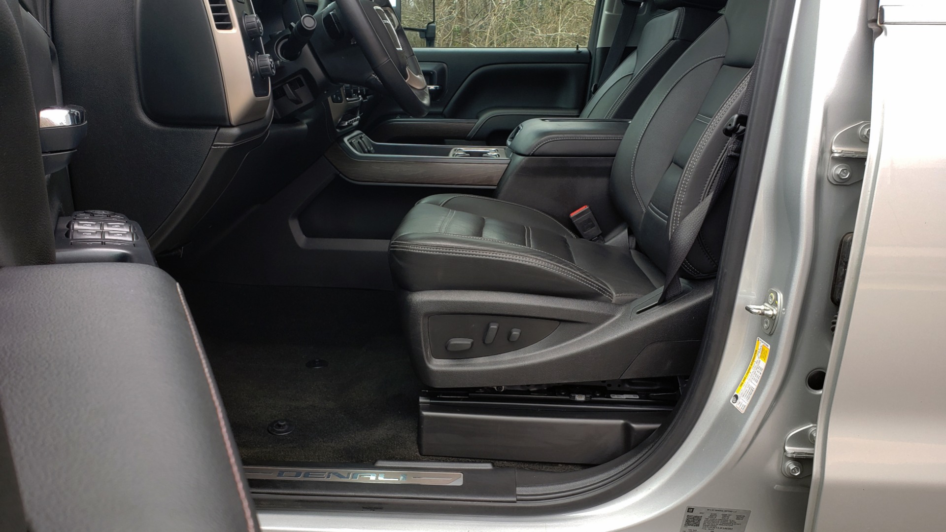 Used 2018 GMC SIERRA 2500HD DENALI 4X4 CREWCAB / 6.6L DURAMAX PLUS / NAV / SUNROOF / REARVIEW for sale Sold at Formula Imports in Charlotte NC 28227 38