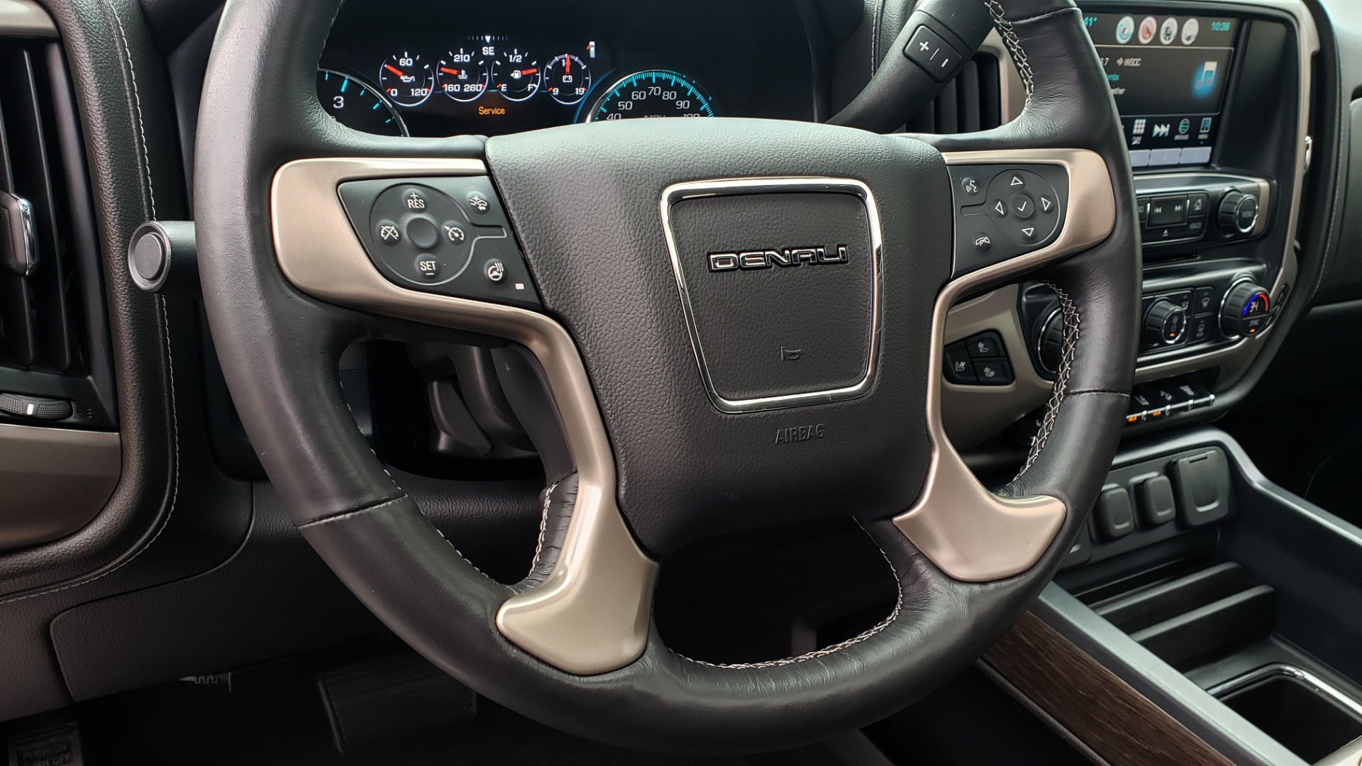 Used 2018 GMC SIERRA 2500HD DENALI 4X4 CREWCAB / 6.6L DURAMAX PLUS / NAV / SUNROOF / REARVIEW for sale Sold at Formula Imports in Charlotte NC 28227 41