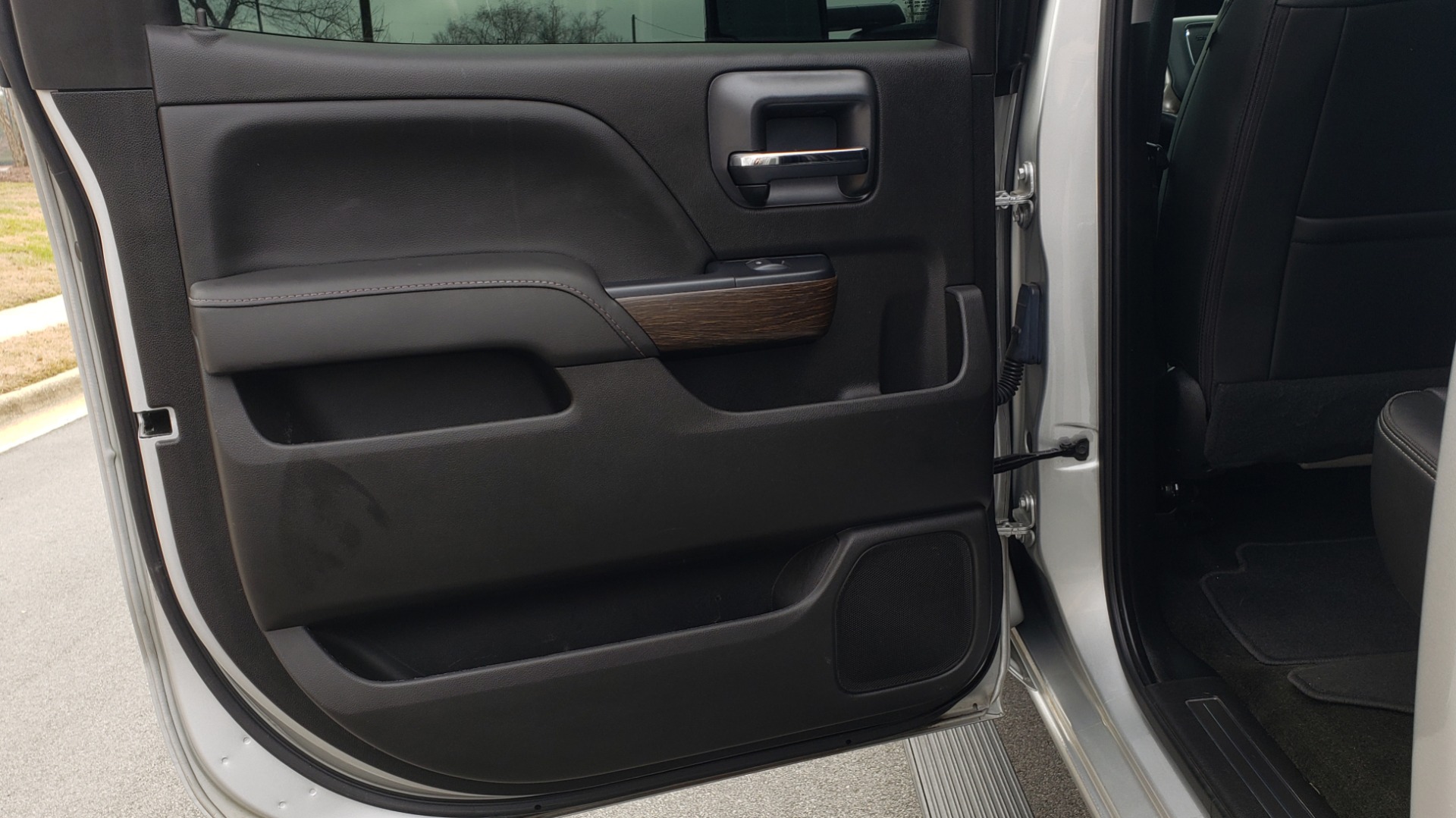 Used 2018 GMC SIERRA 2500HD DENALI 4X4 CREWCAB / 6.6L DURAMAX PLUS / NAV / SUNROOF / REARVIEW for sale Sold at Formula Imports in Charlotte NC 28227 62