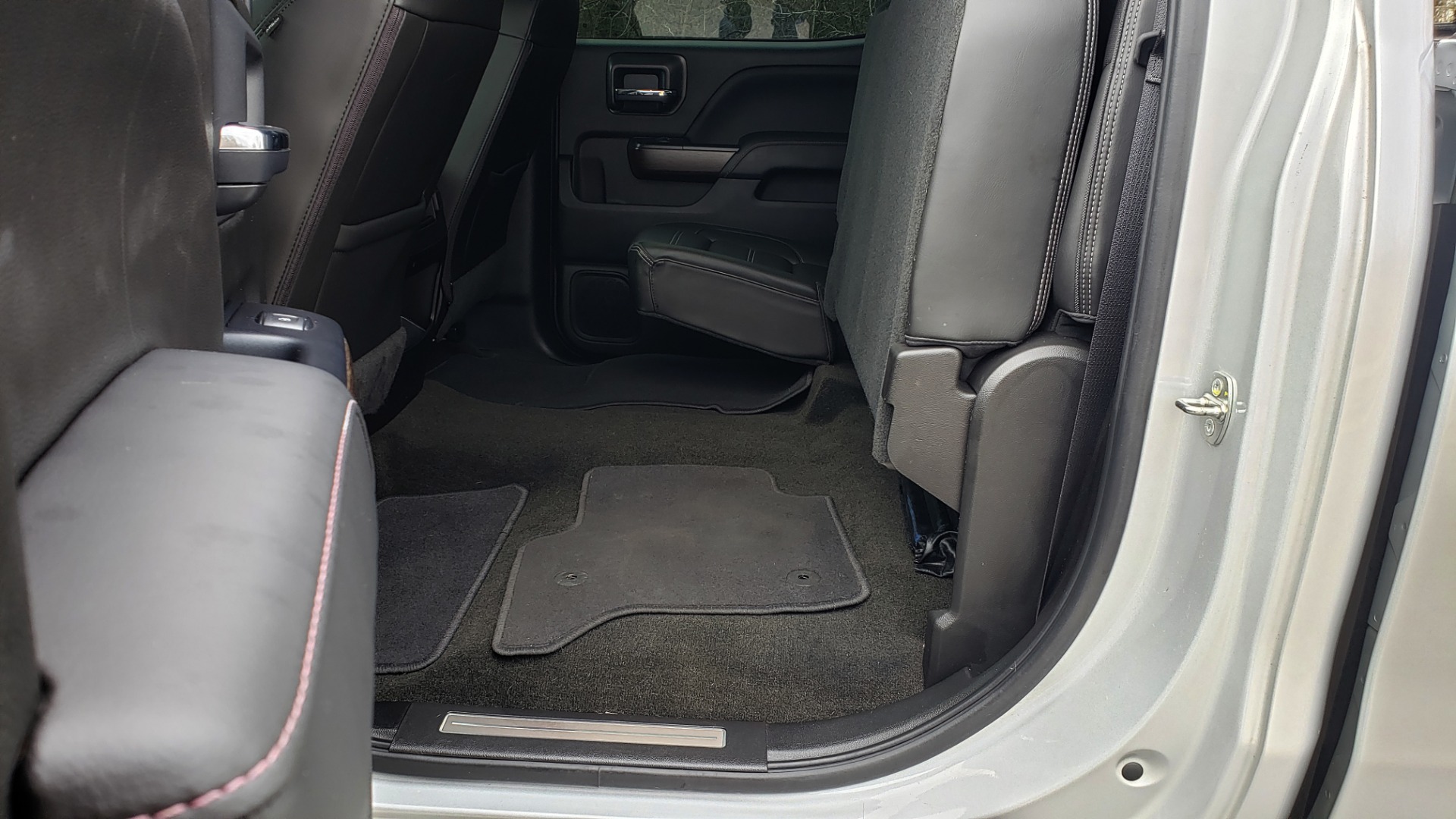 Used 2018 GMC SIERRA 2500HD DENALI 4X4 CREWCAB / 6.6L DURAMAX PLUS / NAV / SUNROOF / REARVIEW for sale Sold at Formula Imports in Charlotte NC 28227 67