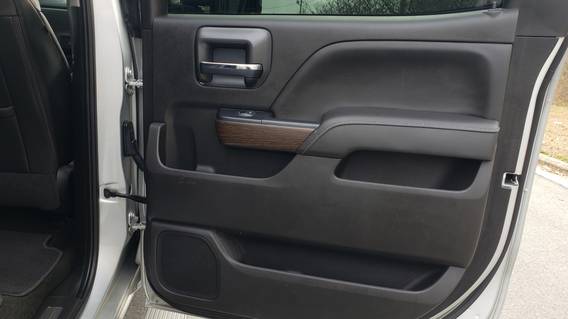 Used 2018 GMC SIERRA 2500HD DENALI 4X4 CREWCAB / 6.6L DURAMAX PLUS / NAV / SUNROOF / REARVIEW for sale Sold at Formula Imports in Charlotte NC 28227 77
