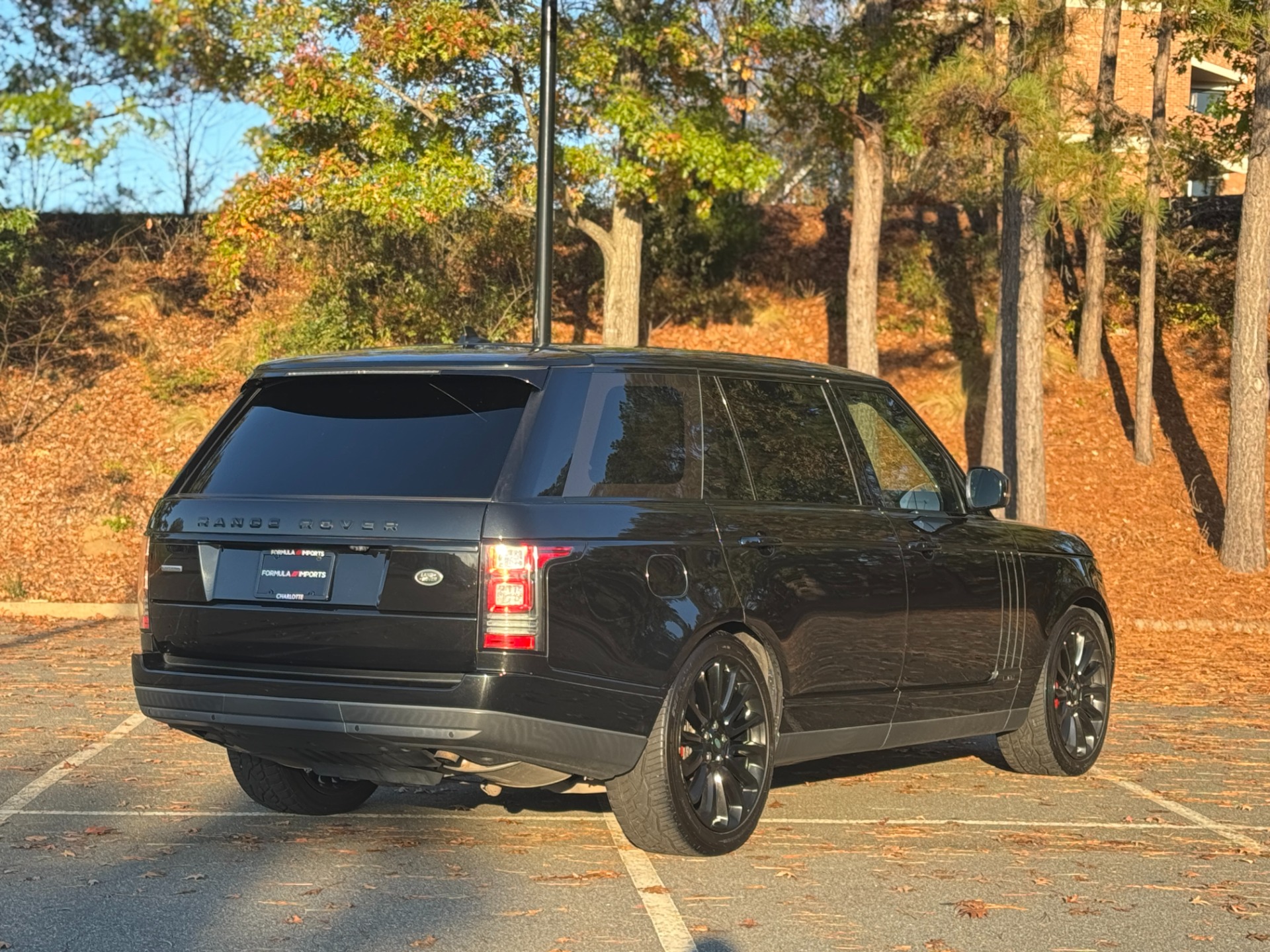 Used 2016 Land Rover RANGE ROVER SC V8 / LWB / NAV / PANO-ROOF / BURMESTER / REARVIEW for sale Sold at Formula Imports in Charlotte NC 28227 12