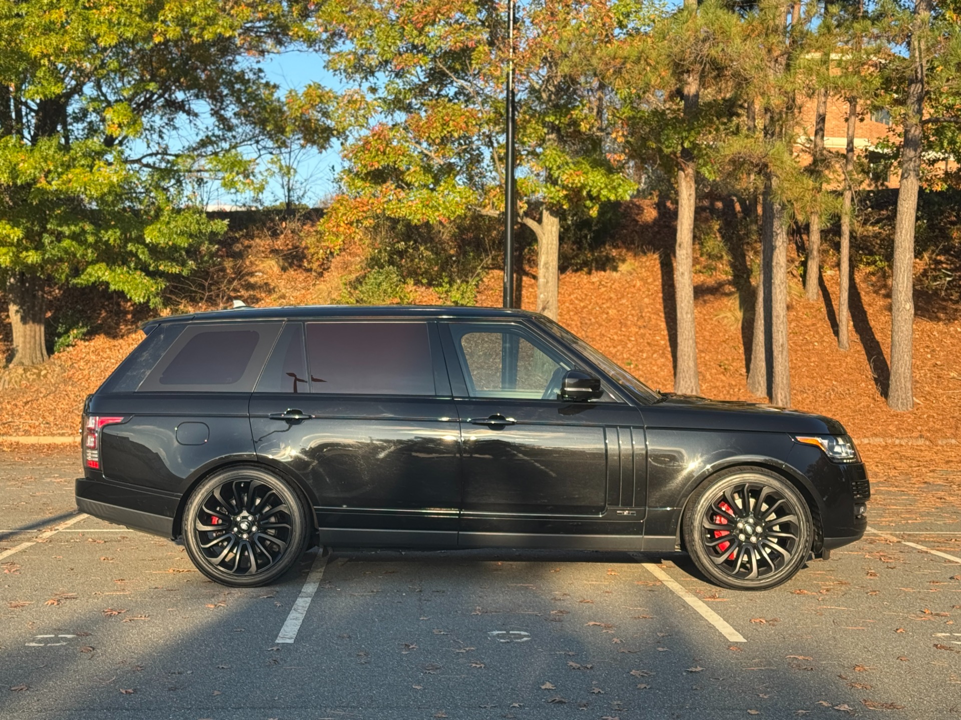 Used 2016 Land Rover RANGE ROVER SC V8 / LWB / NAV / PANO-ROOF / BURMESTER / REARVIEW for sale Sold at Formula Imports in Charlotte NC 28227 14