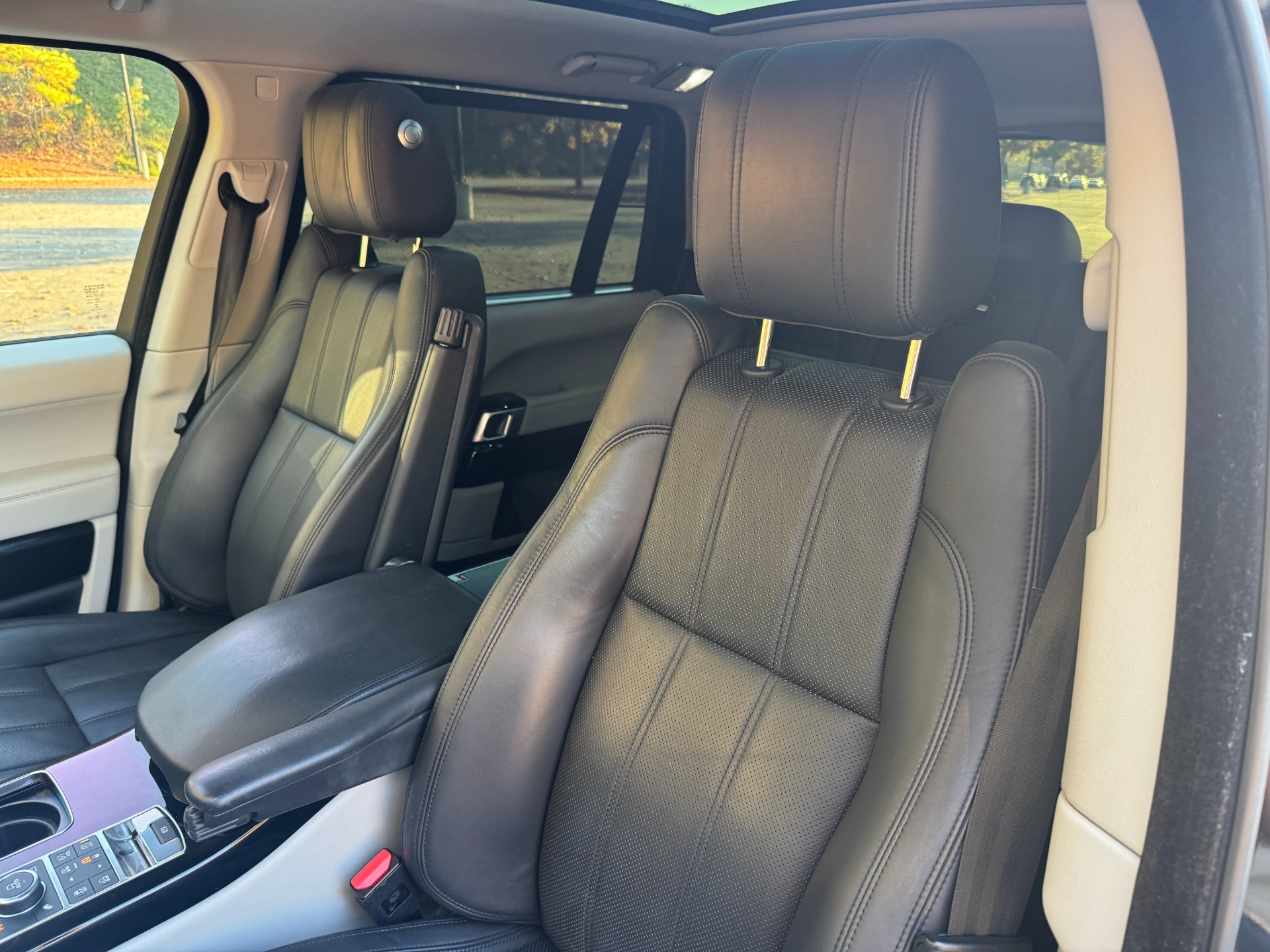 Used 2016 Land Rover RANGE ROVER SC V8 / LWB / NAV / PANO-ROOF / BURMESTER / REARVIEW for sale Sold at Formula Imports in Charlotte NC 28227 23