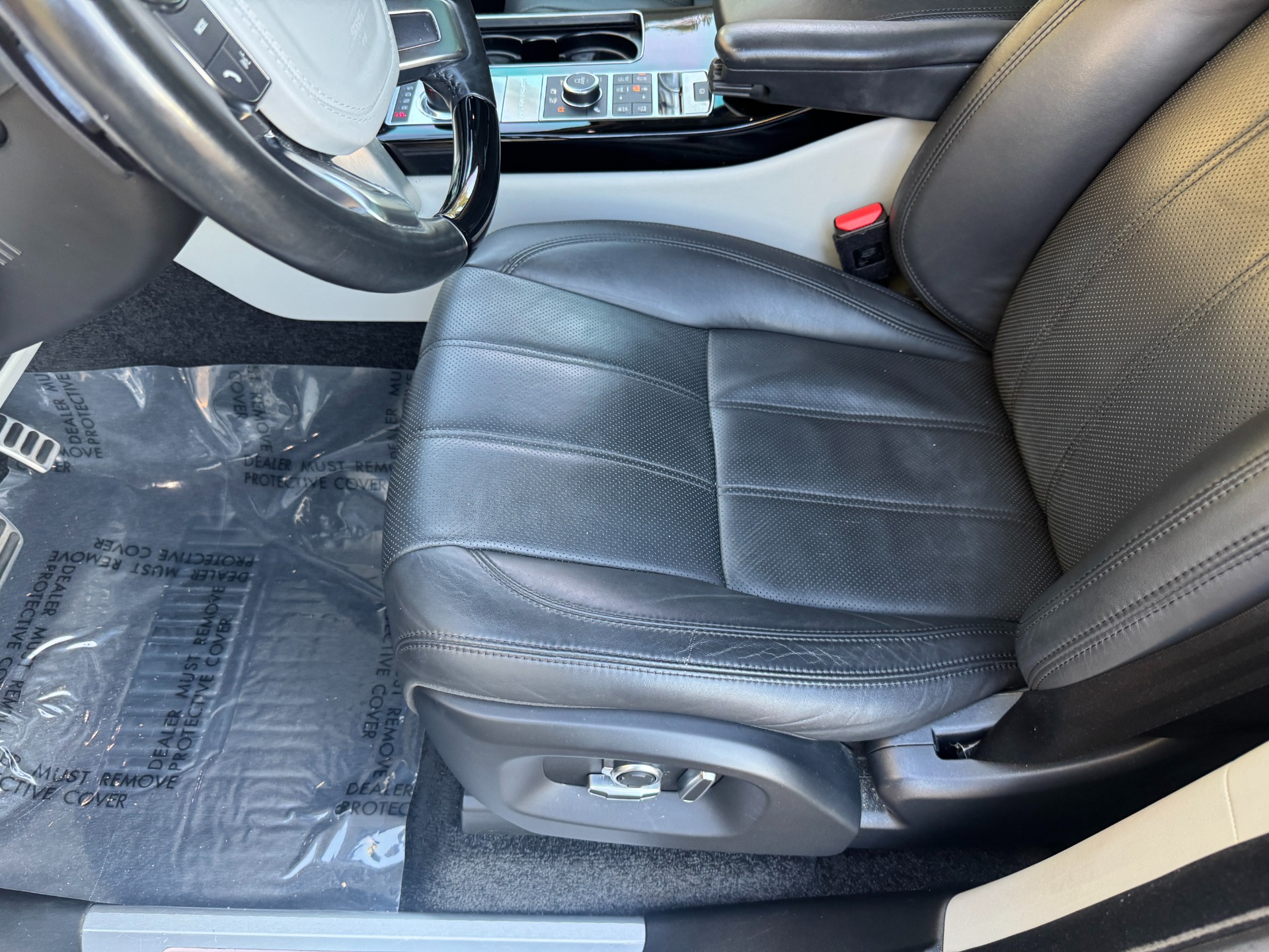 Used 2016 Land Rover Range Rover Supercharged LWB for sale Sold at Formula Imports in Charlotte NC 28227 24