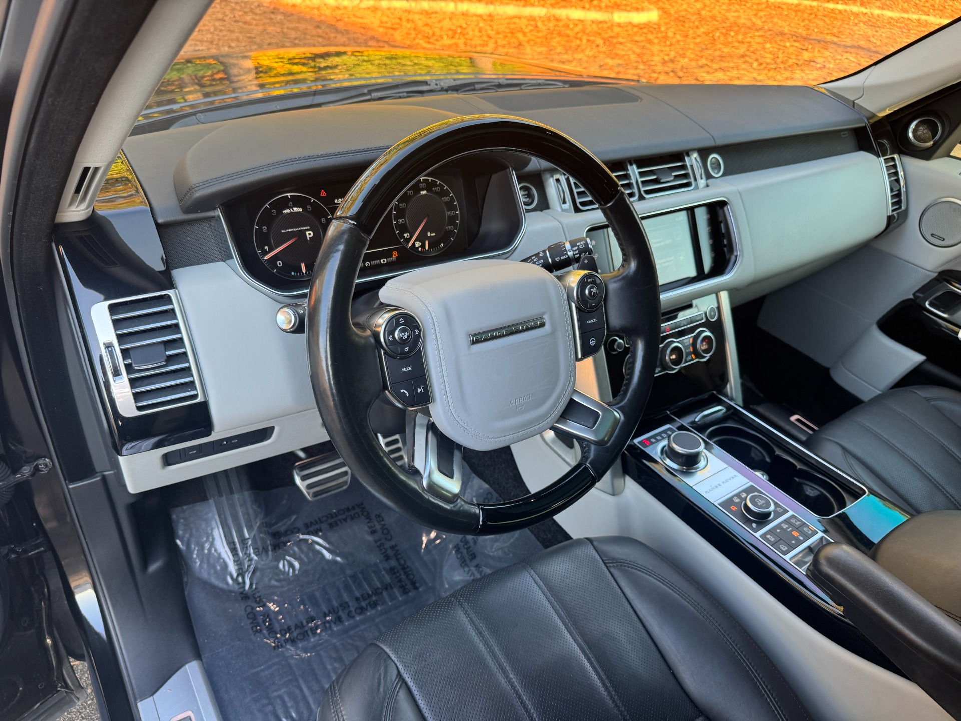 Used 2016 Land Rover RANGE ROVER SC V8 / LWB / NAV / PANO-ROOF / BURMESTER / REARVIEW for sale Sold at Formula Imports in Charlotte NC 28227 25