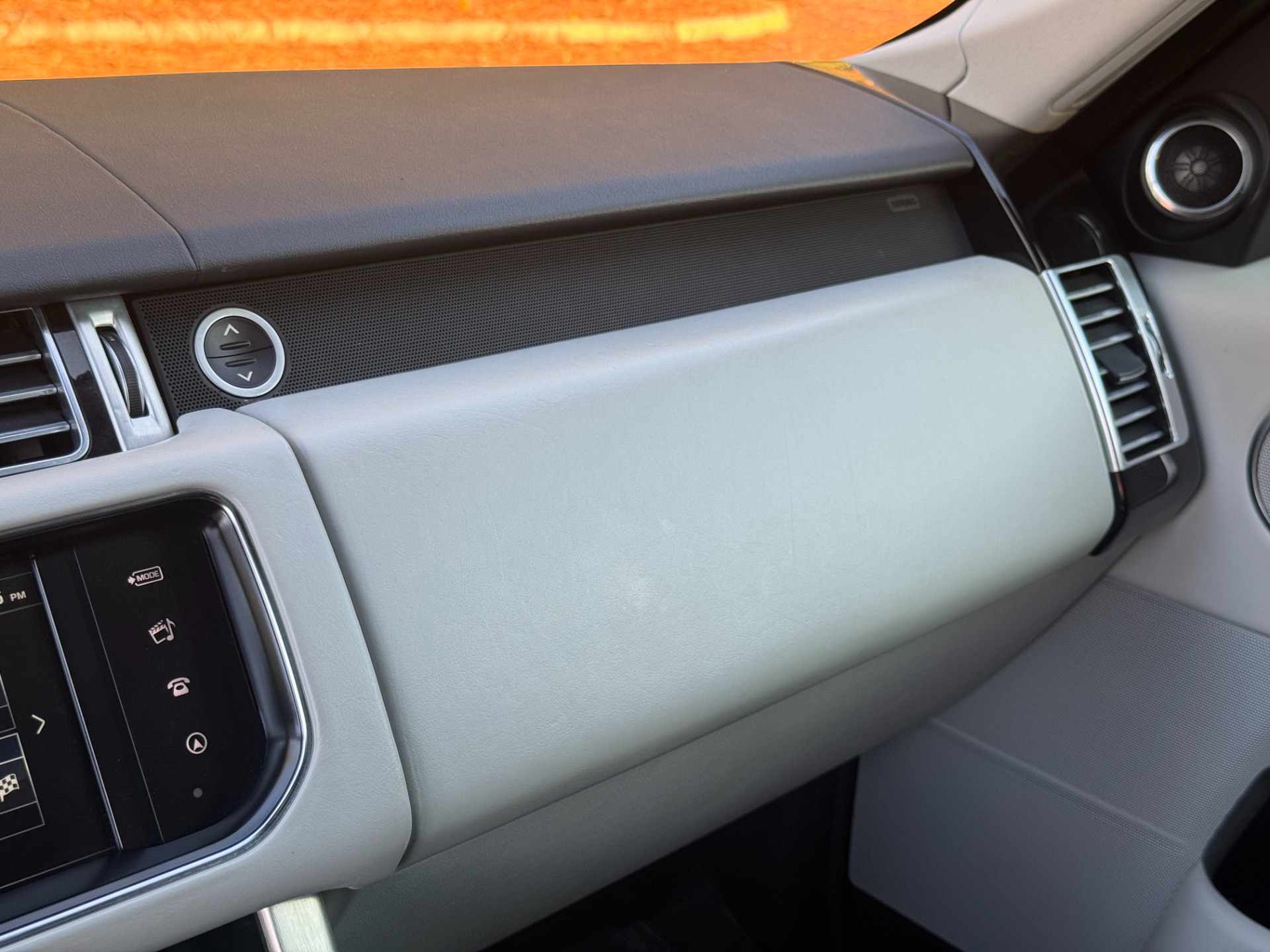 Used 2016 Land Rover RANGE ROVER SC V8 / LWB / NAV / PANO-ROOF / BURMESTER / REARVIEW for sale Sold at Formula Imports in Charlotte NC 28227 32