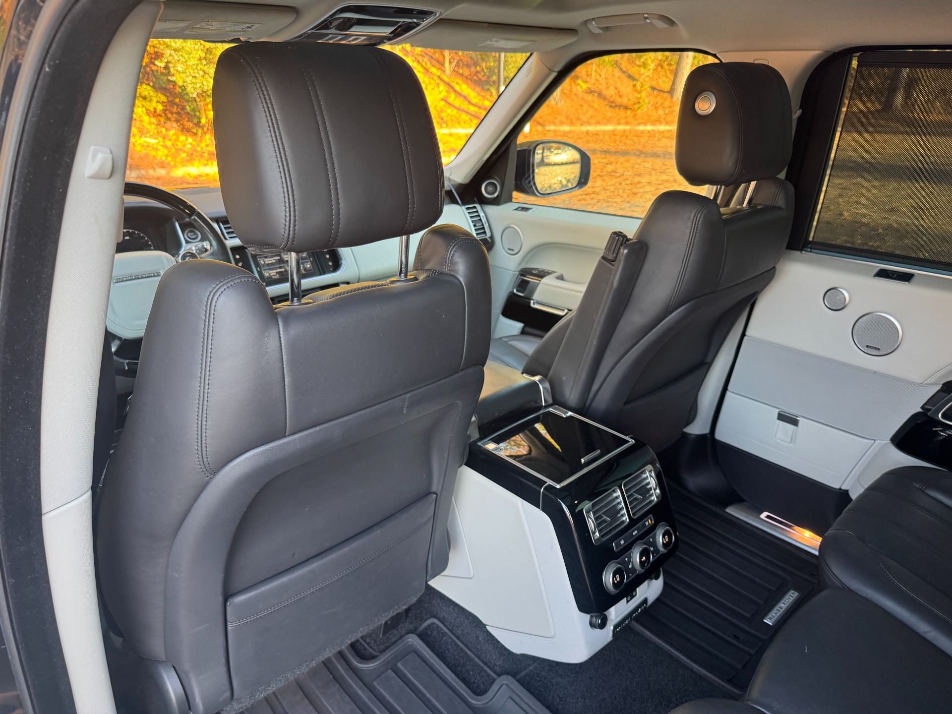 Used 2016 Land Rover RANGE ROVER SC V8 / LWB / NAV / PANO-ROOF / BURMESTER / REARVIEW for sale Sold at Formula Imports in Charlotte NC 28227 44