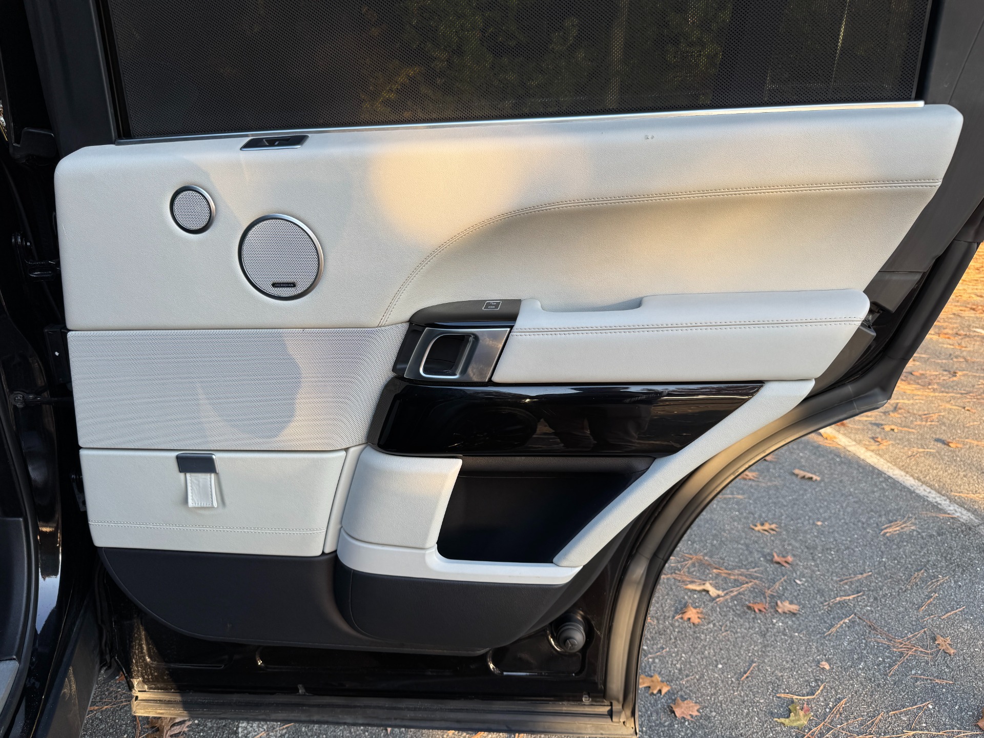 Used 2016 Land Rover RANGE ROVER SC V8 / LWB / NAV / PANO-ROOF / BURMESTER / REARVIEW for sale Sold at Formula Imports in Charlotte NC 28227 54