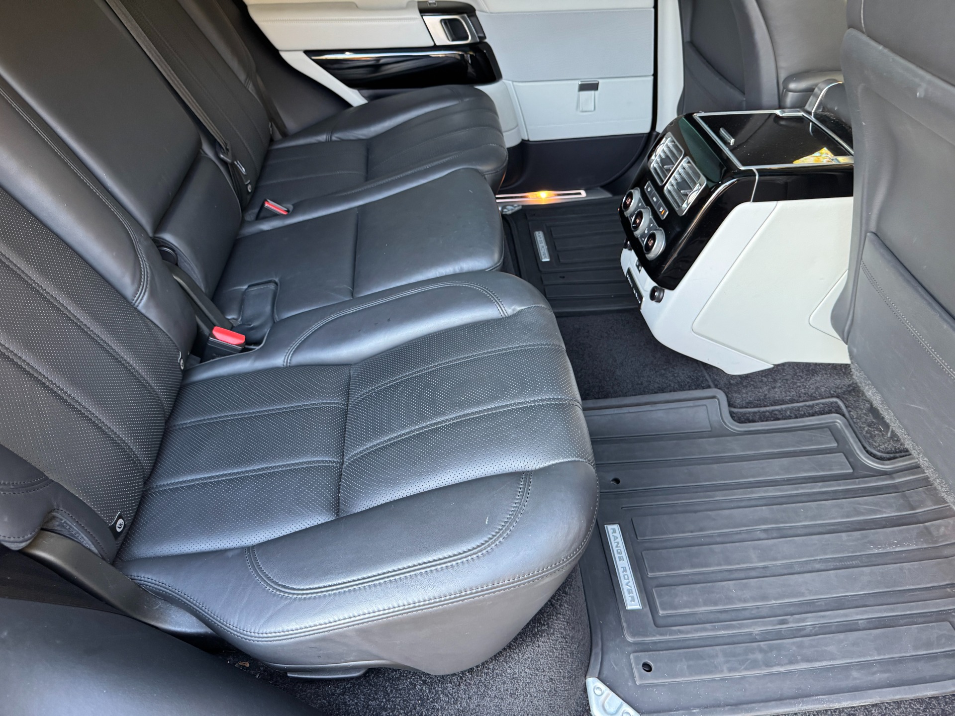 Used 2016 Land Rover RANGE ROVER SC V8 / LWB / NAV / PANO-ROOF / BURMESTER / REARVIEW for sale Sold at Formula Imports in Charlotte NC 28227 58