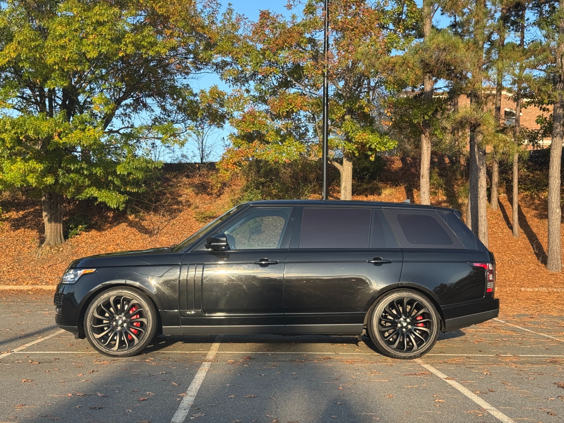 Used 2016 Land Rover RANGE ROVER SC V8 / LWB / NAV / PANO-ROOF / BURMESTER / REARVIEW for sale Sold at Formula Imports in Charlotte NC 28227 6