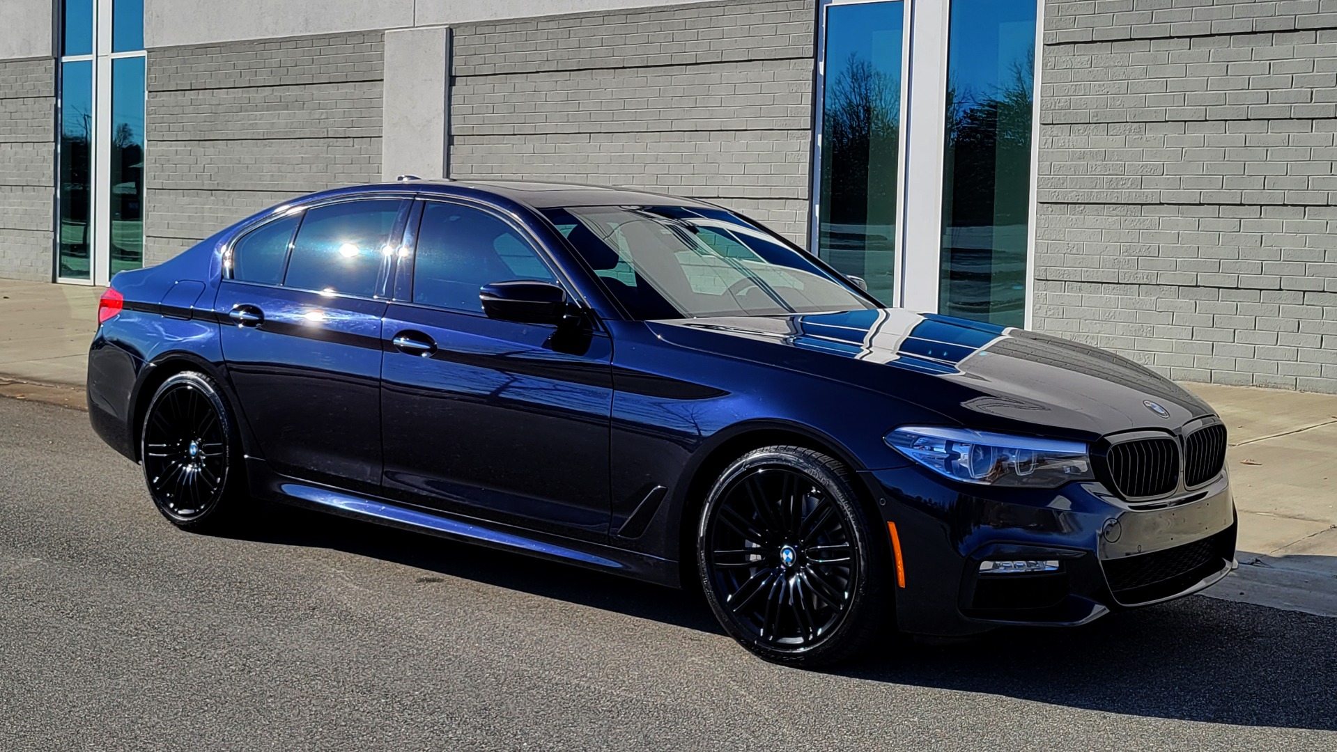 Used 2018 BMW 5 SERIES 540I XDRIVE 3.0L / M-SPORT / NAV / WIFI / SUNROOF / REARVIEW for sale $41,595 at Formula Imports in Charlotte NC 28227 10