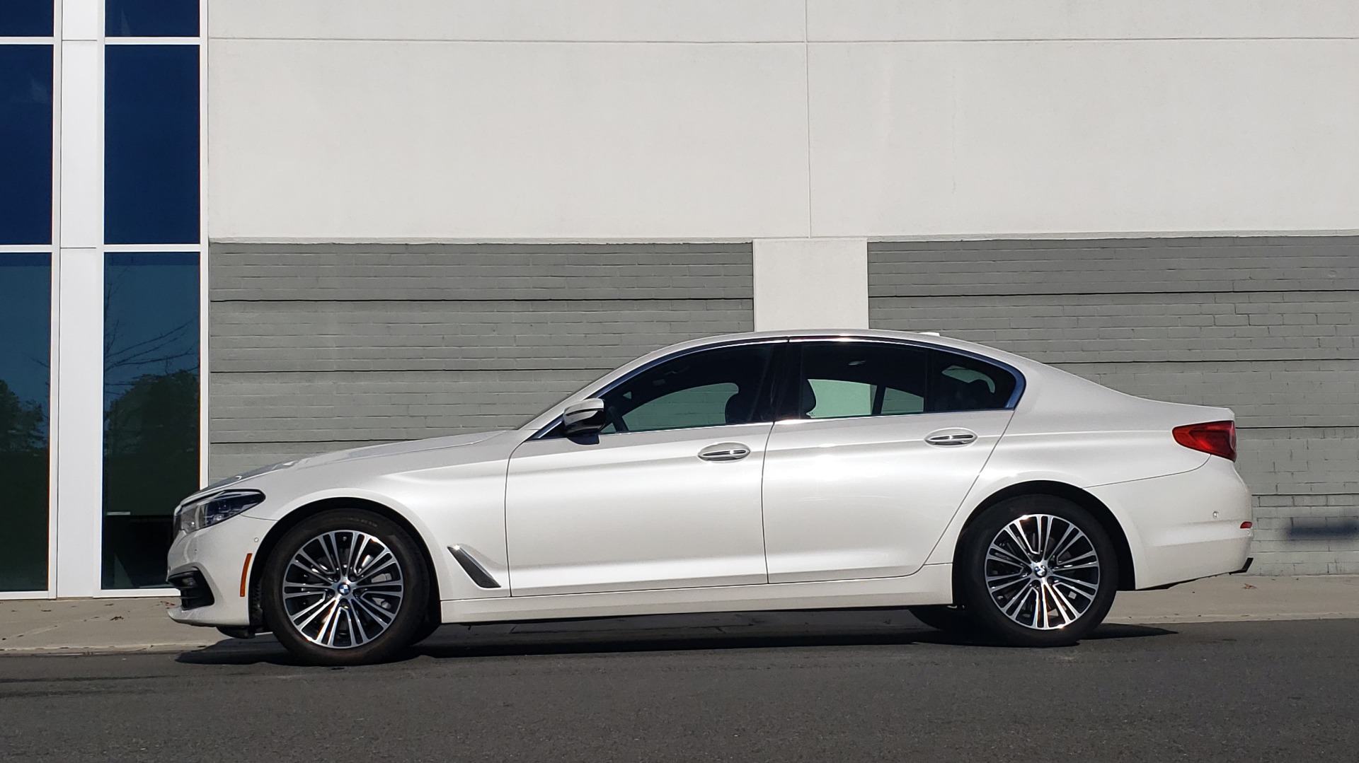 Used 2017 BMW 5 SERIES 540I XDRIVE PREMIUM / NAV / DRVR ASST / CLD WTHR / REARVIEW for sale Sold at Formula Imports in Charlotte NC 28227 3
