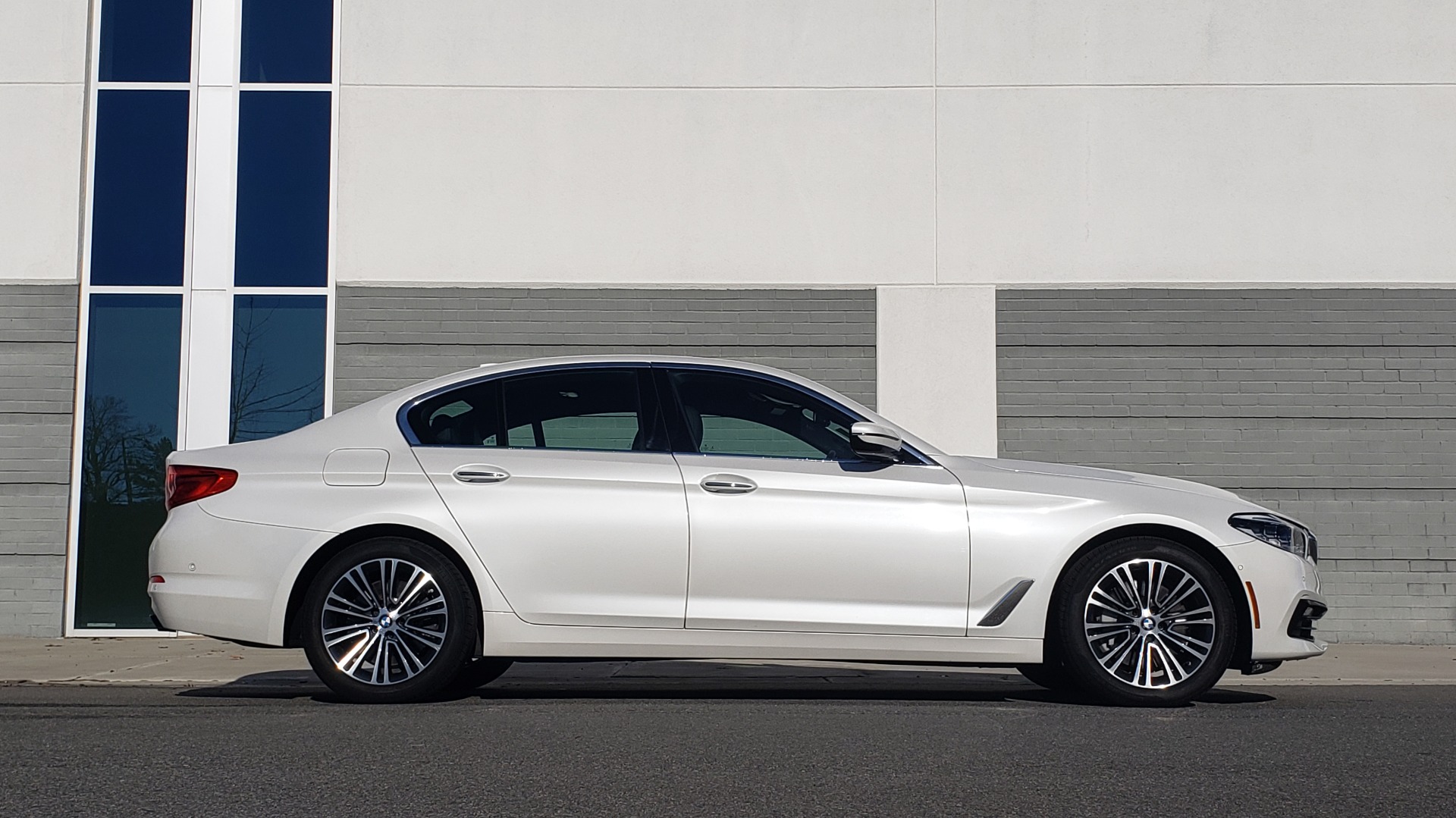 Used 2017 BMW 5 SERIES 540I XDRIVE PREMIUM / NAV / DRVR ASST / CLD WTHR / REARVIEW for sale Sold at Formula Imports in Charlotte NC 28227 6