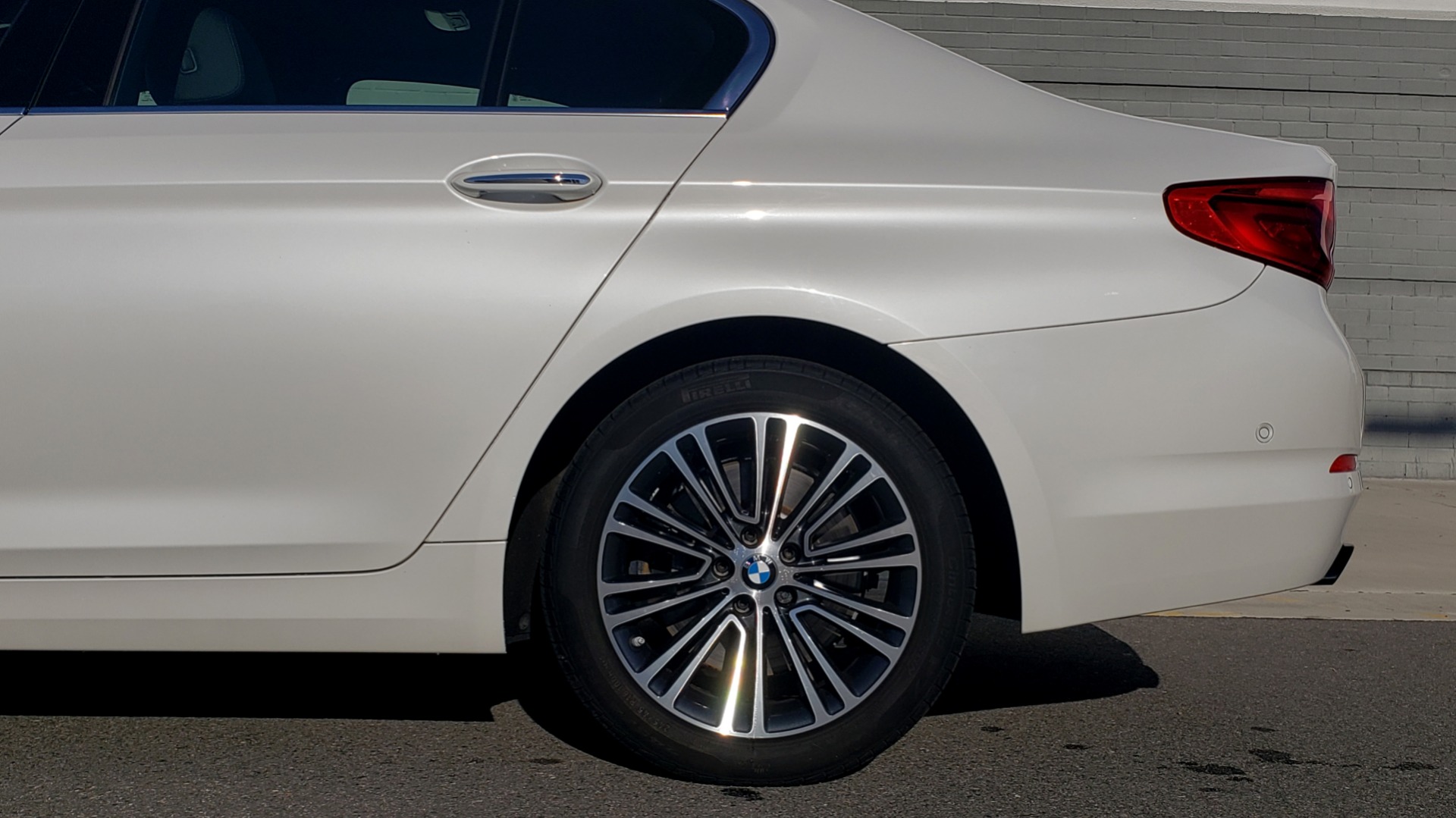 Used 2017 BMW 5 SERIES 540I XDRIVE PREMIUM / NAV / DRVR ASST / CLD WTHR / REARVIEW for sale Sold at Formula Imports in Charlotte NC 28227 79