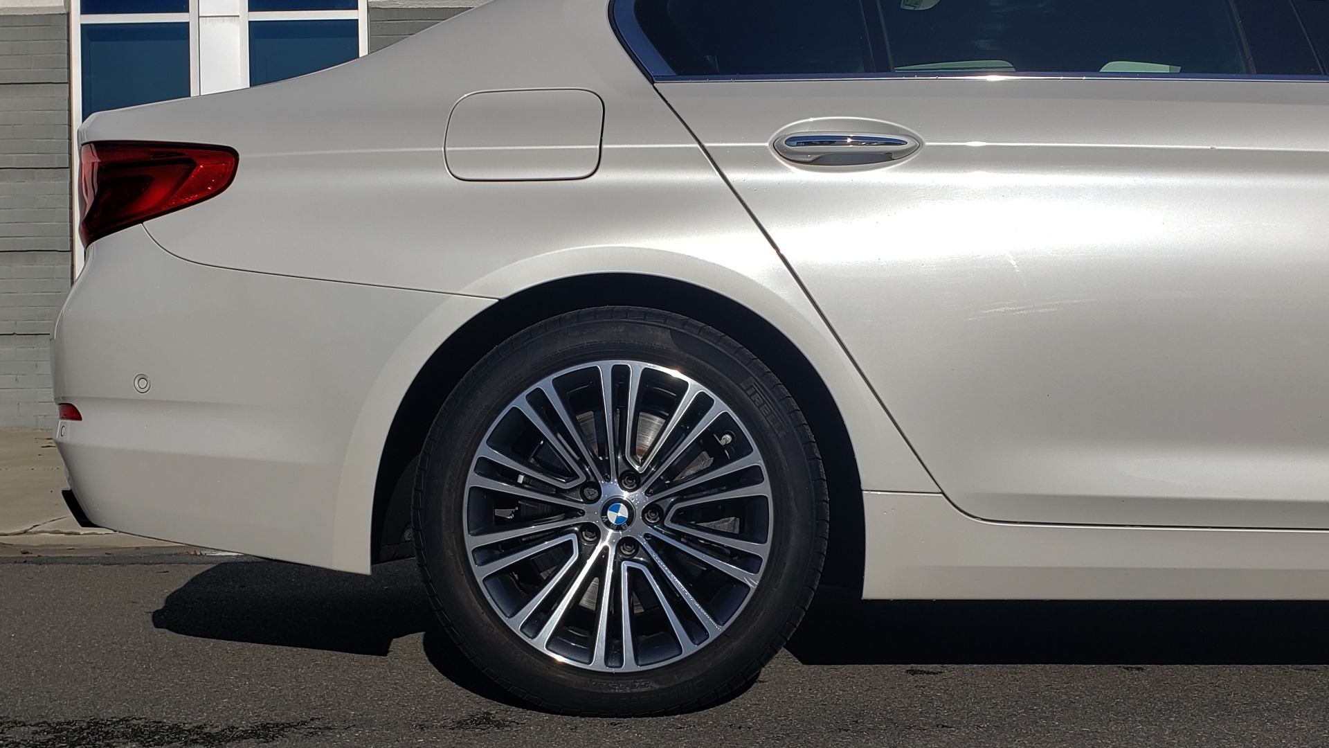 Used 2017 BMW 5 SERIES 540I XDRIVE PREMIUM / NAV / DRVR ASST / CLD WTHR / REARVIEW for sale Sold at Formula Imports in Charlotte NC 28227 80