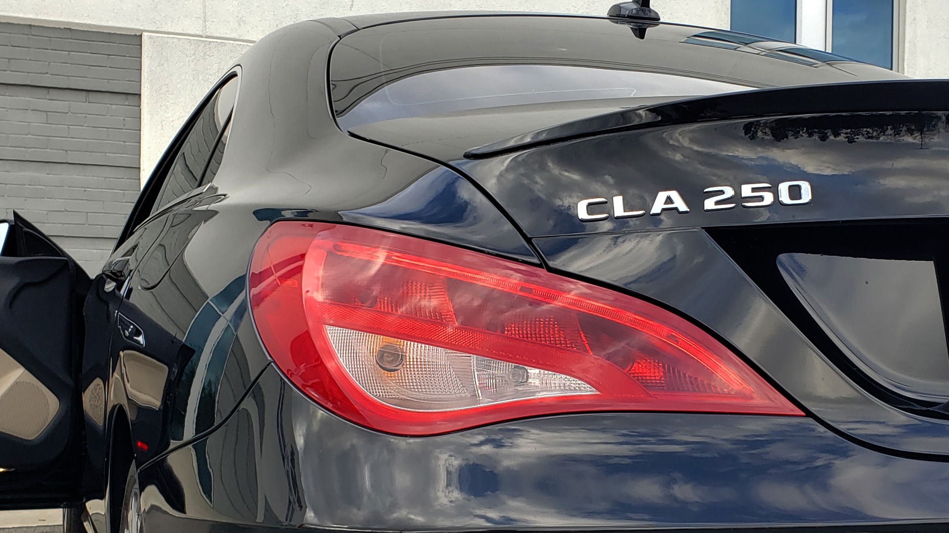 Used 2018 Mercedes-Benz CLA 250 / HEATED SEATS / BSA / APPLE CARPLAY / ANDROID AUTO / 18IN WHEEL for sale Sold at Formula Imports in Charlotte NC 28227 27
