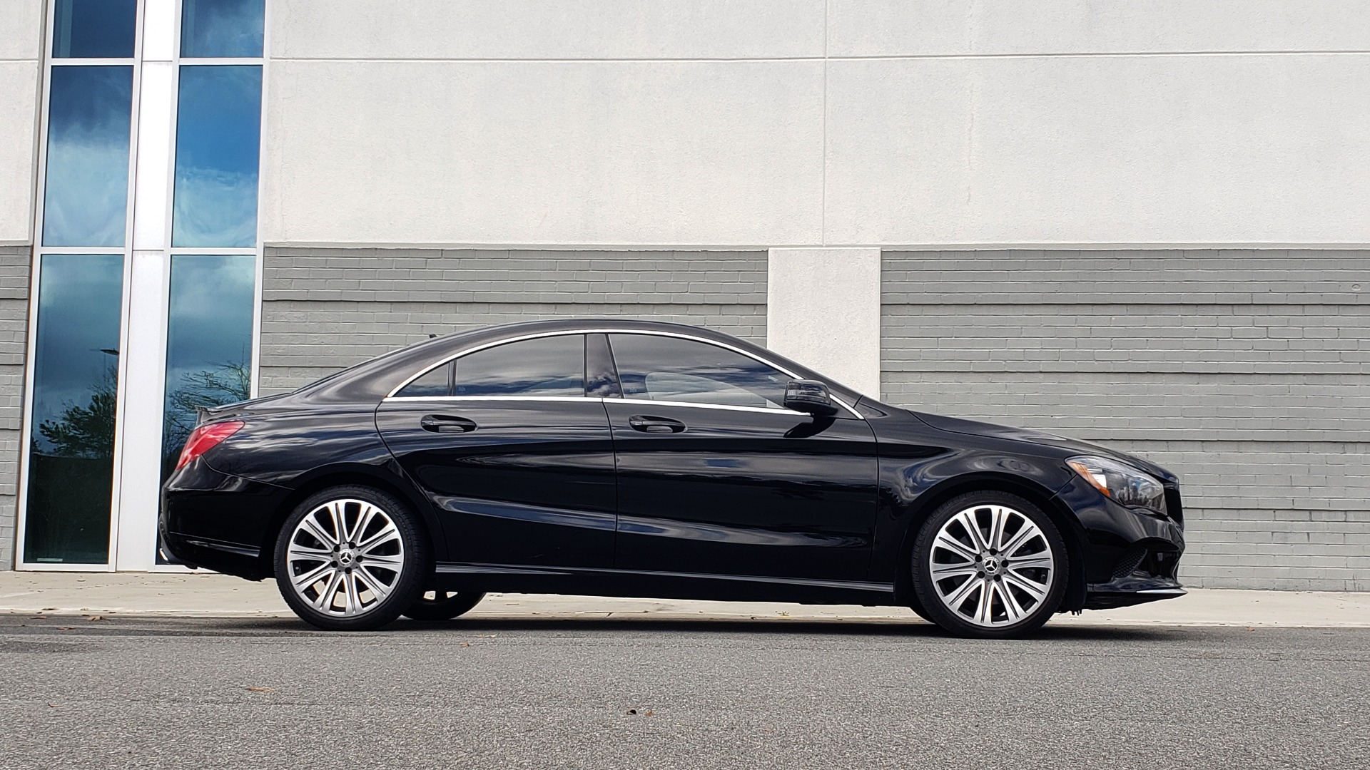 Used 2018 Mercedes-Benz CLA 250 / HEATED SEATS / BSA / APPLE CARPLAY / ANDROID AUTO / 18IN WHEEL for sale Sold at Formula Imports in Charlotte NC 28227 5