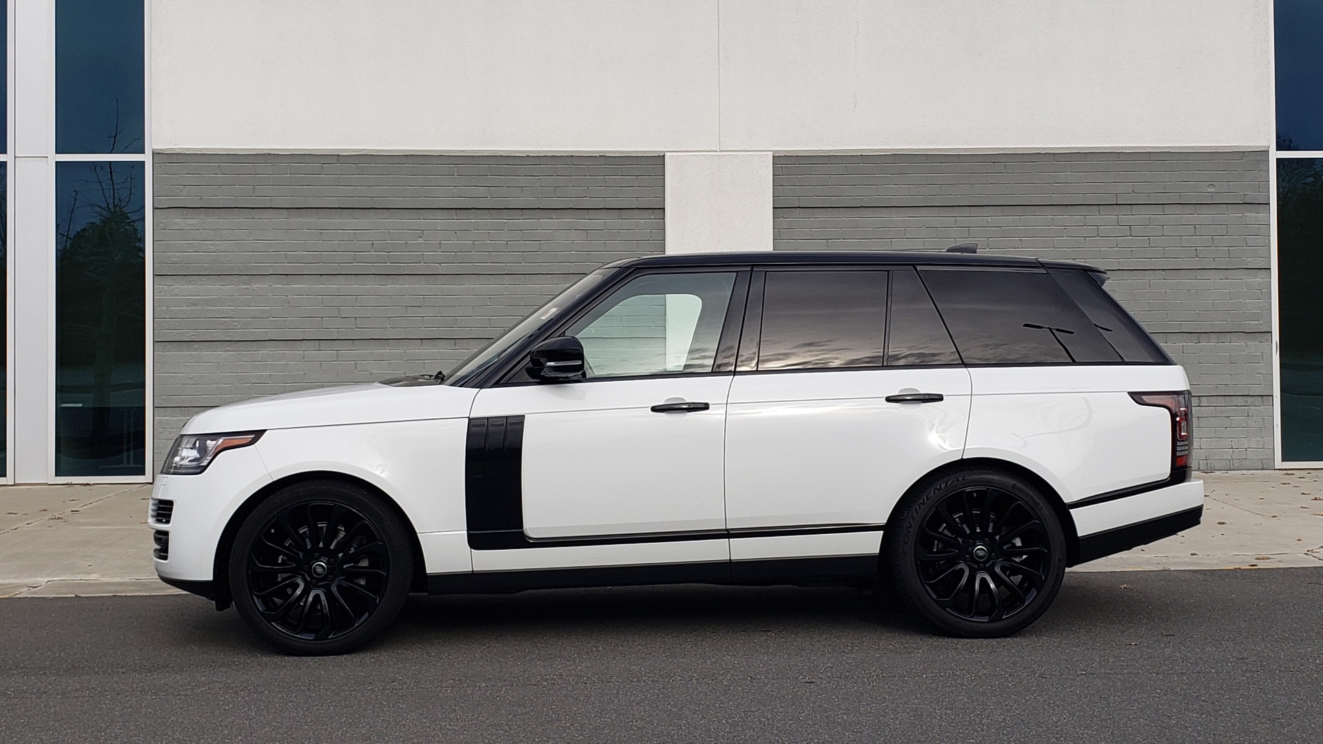 Used 2017 Land Rover RANGE ROVER HSE TD6 DIESEL / 4WD / NAV / MERIDIAN / PANO-ROOF / REARVIEW for sale Sold at Formula Imports in Charlotte NC 28227 2