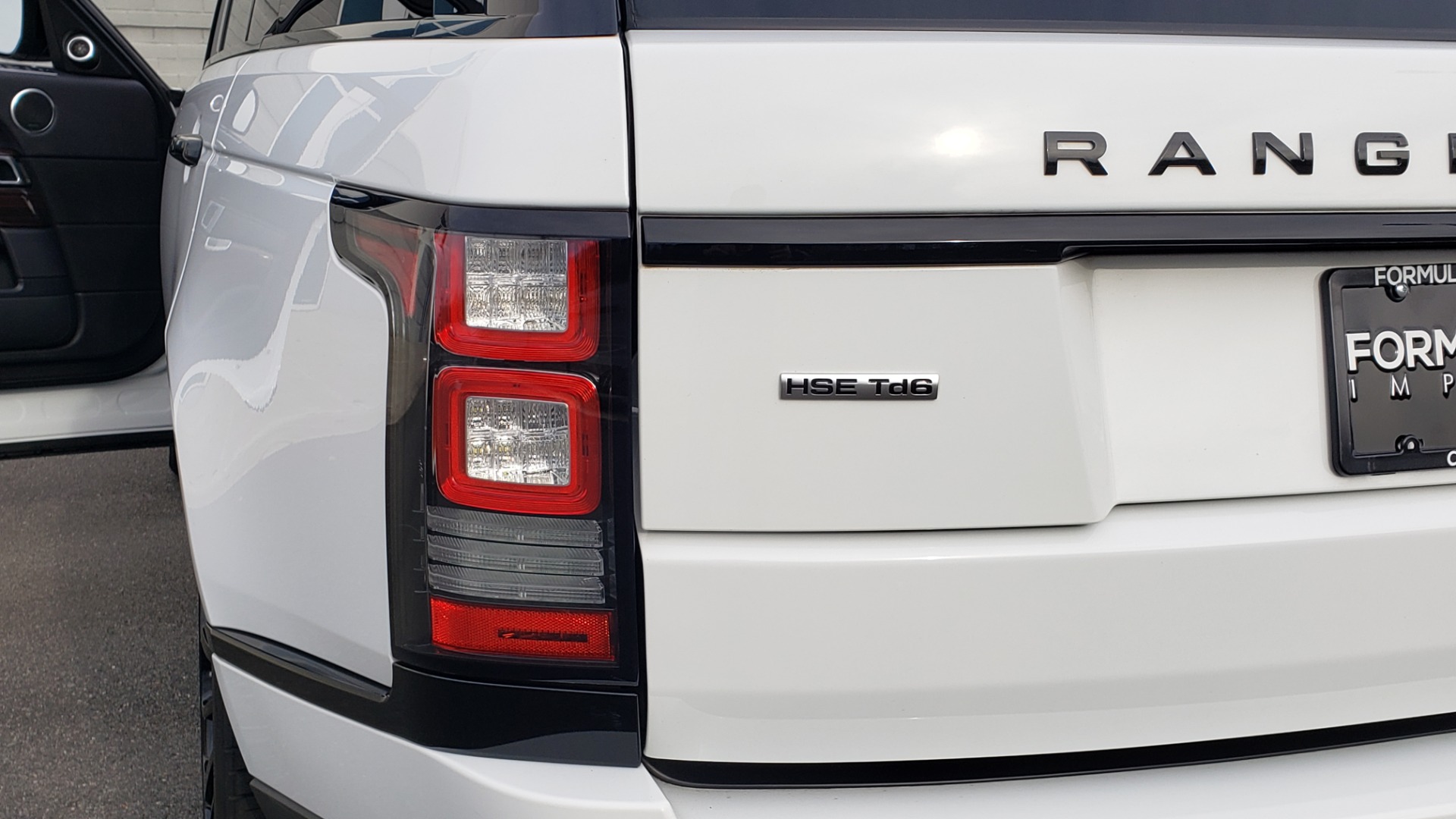 Used 2017 Land Rover RANGE ROVER HSE TD6 DIESEL / 4WD / NAV / MERIDIAN / PANO-ROOF / REARVIEW for sale Sold at Formula Imports in Charlotte NC 28227 27