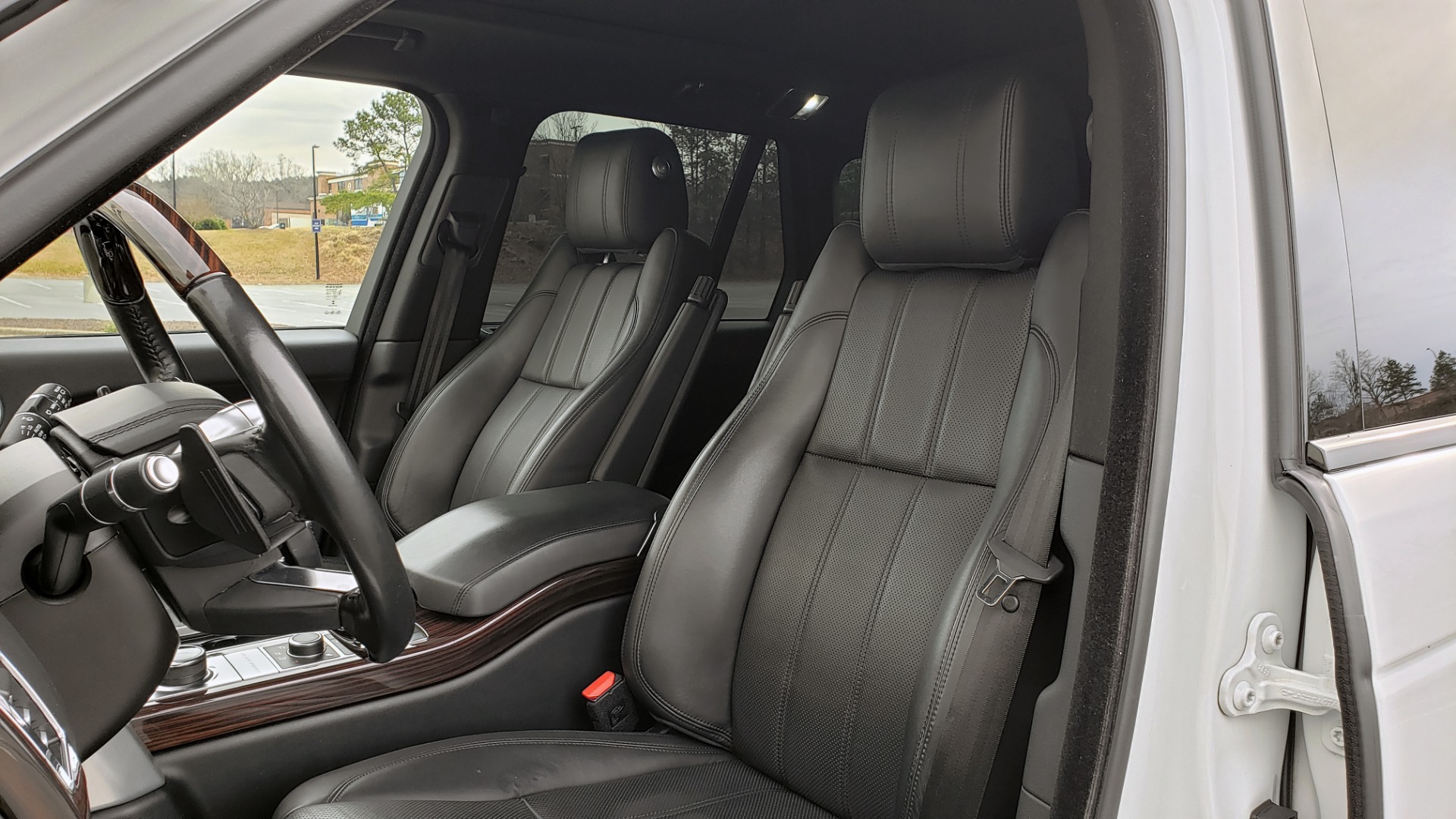 Used 2017 Land Rover RANGE ROVER HSE TD6 DIESEL / 4WD / NAV / MERIDIAN / PANO-ROOF / REARVIEW for sale Sold at Formula Imports in Charlotte NC 28227 38