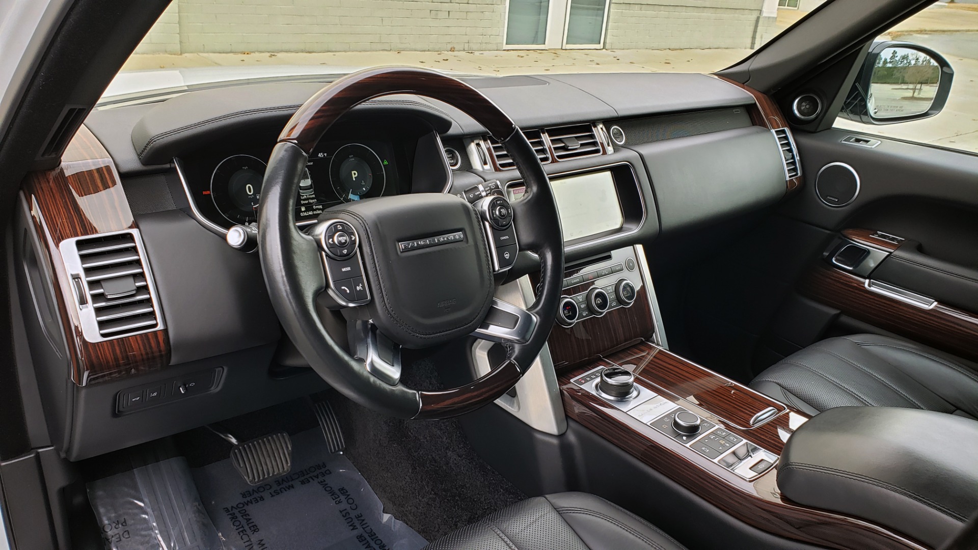 Used 2017 Land Rover RANGE ROVER HSE TD6 DIESEL / 4WD / NAV / MERIDIAN / PANO-ROOF / REARVIEW for sale Sold at Formula Imports in Charlotte NC 28227 40