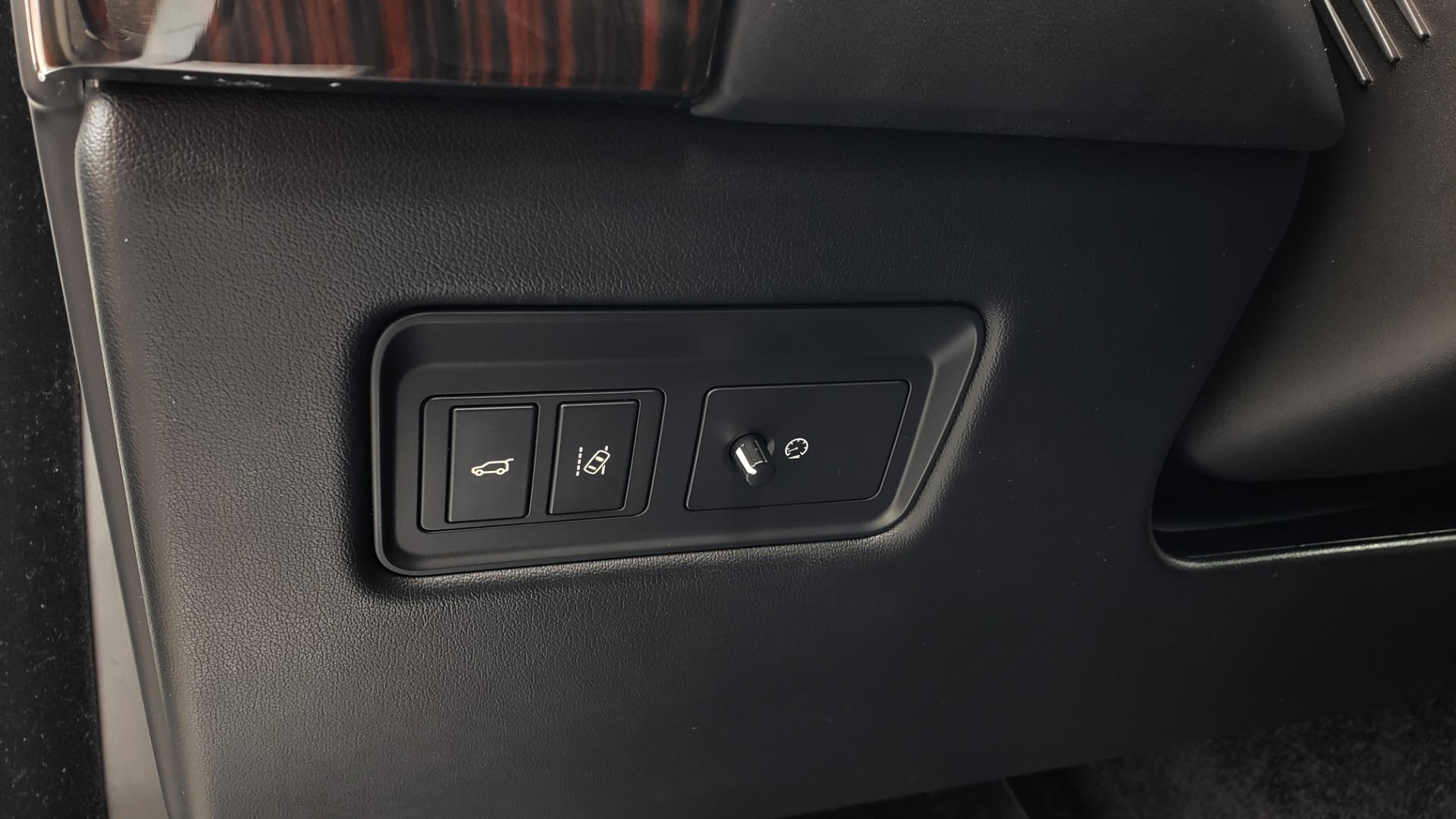 Used 2017 Land Rover RANGE ROVER HSE TD6 DIESEL / 4WD / NAV / MERIDIAN / PANO-ROOF / REARVIEW for sale Sold at Formula Imports in Charlotte NC 28227 41