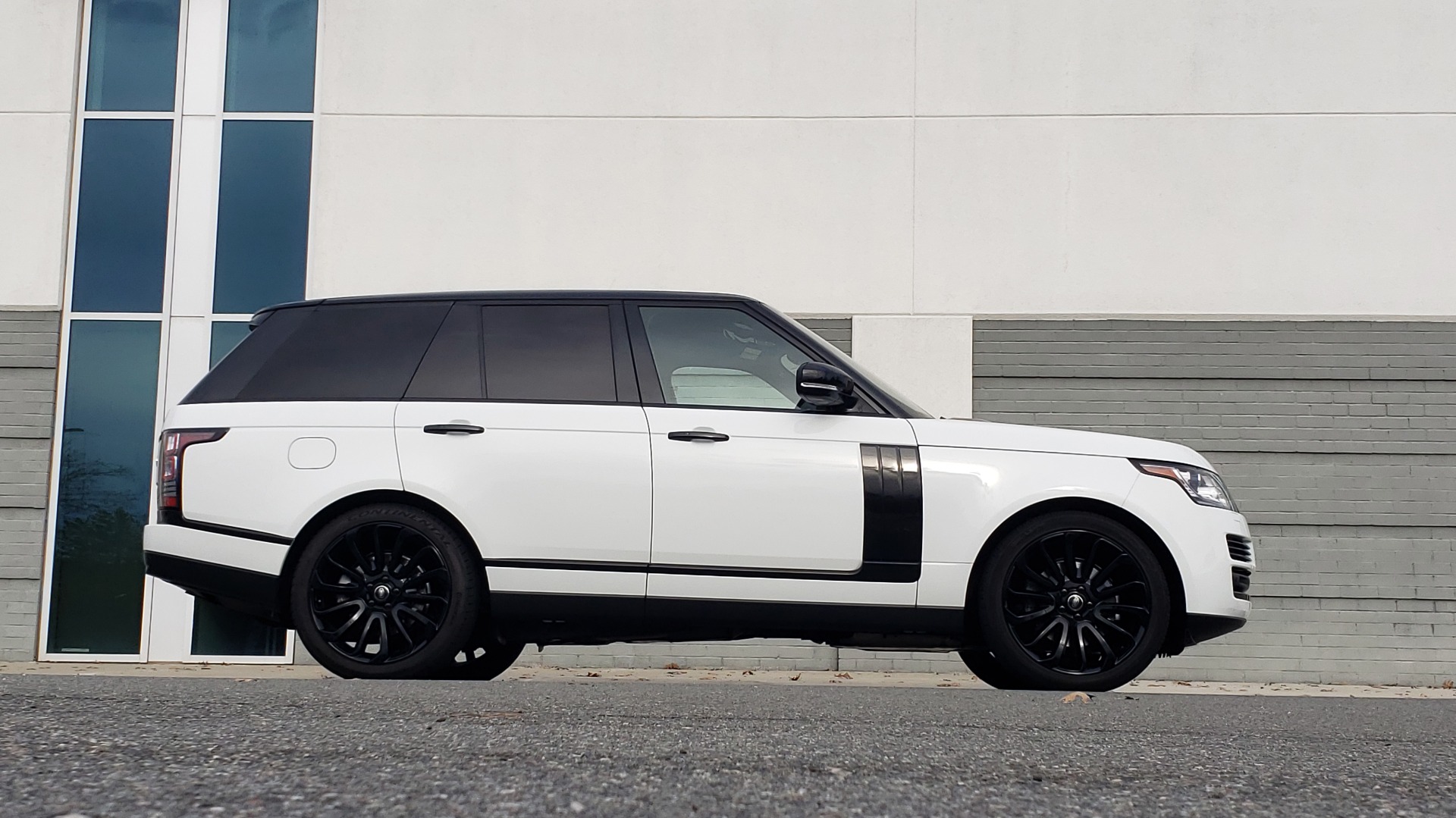 Used 2017 Land Rover RANGE ROVER HSE TD6 DIESEL / 4WD / NAV / MERIDIAN / PANO-ROOF / REARVIEW for sale Sold at Formula Imports in Charlotte NC 28227 6