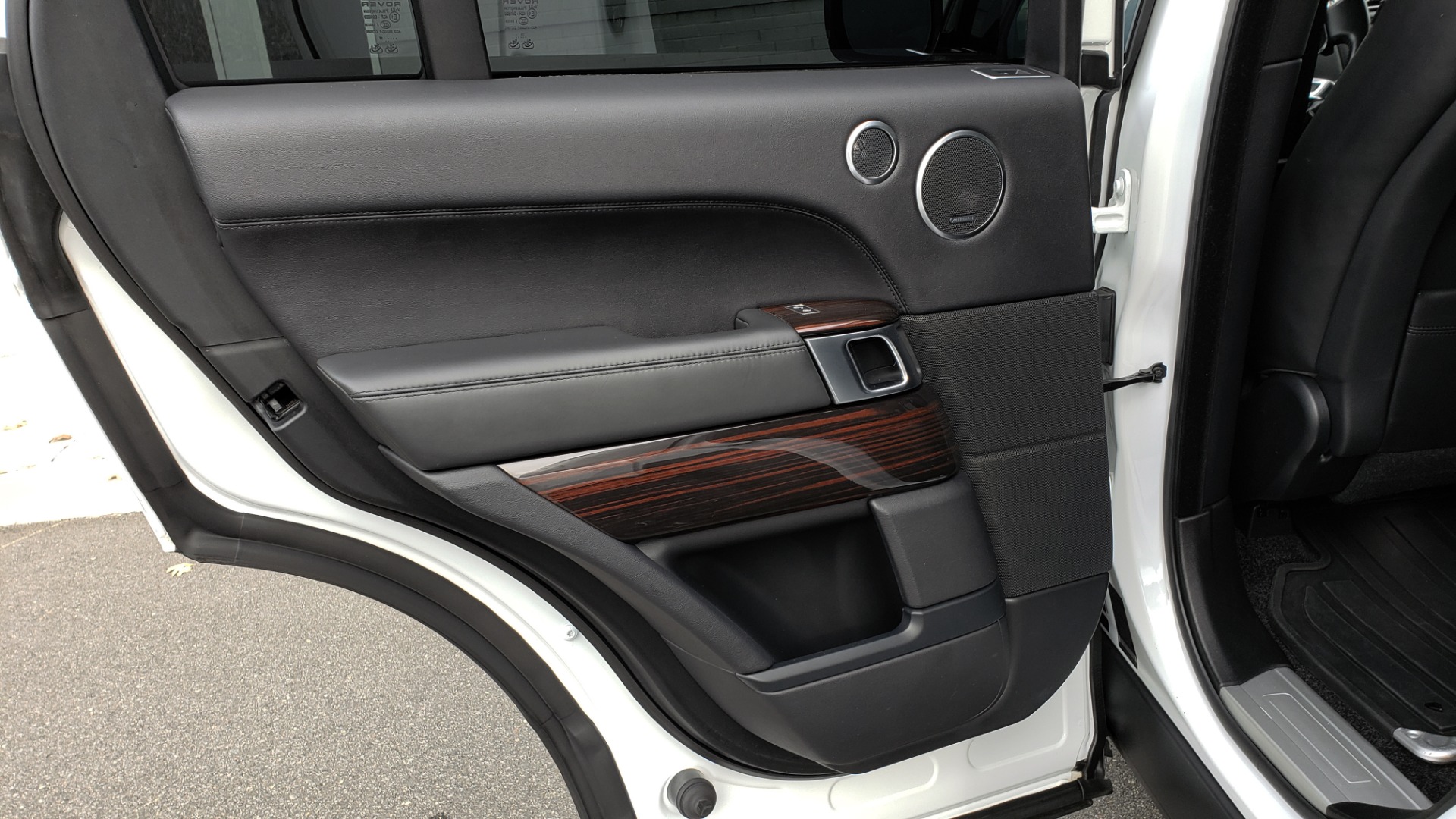 Used 2017 Land Rover RANGE ROVER HSE TD6 DIESEL / 4WD / NAV / MERIDIAN / PANO-ROOF / REARVIEW for sale Sold at Formula Imports in Charlotte NC 28227 62