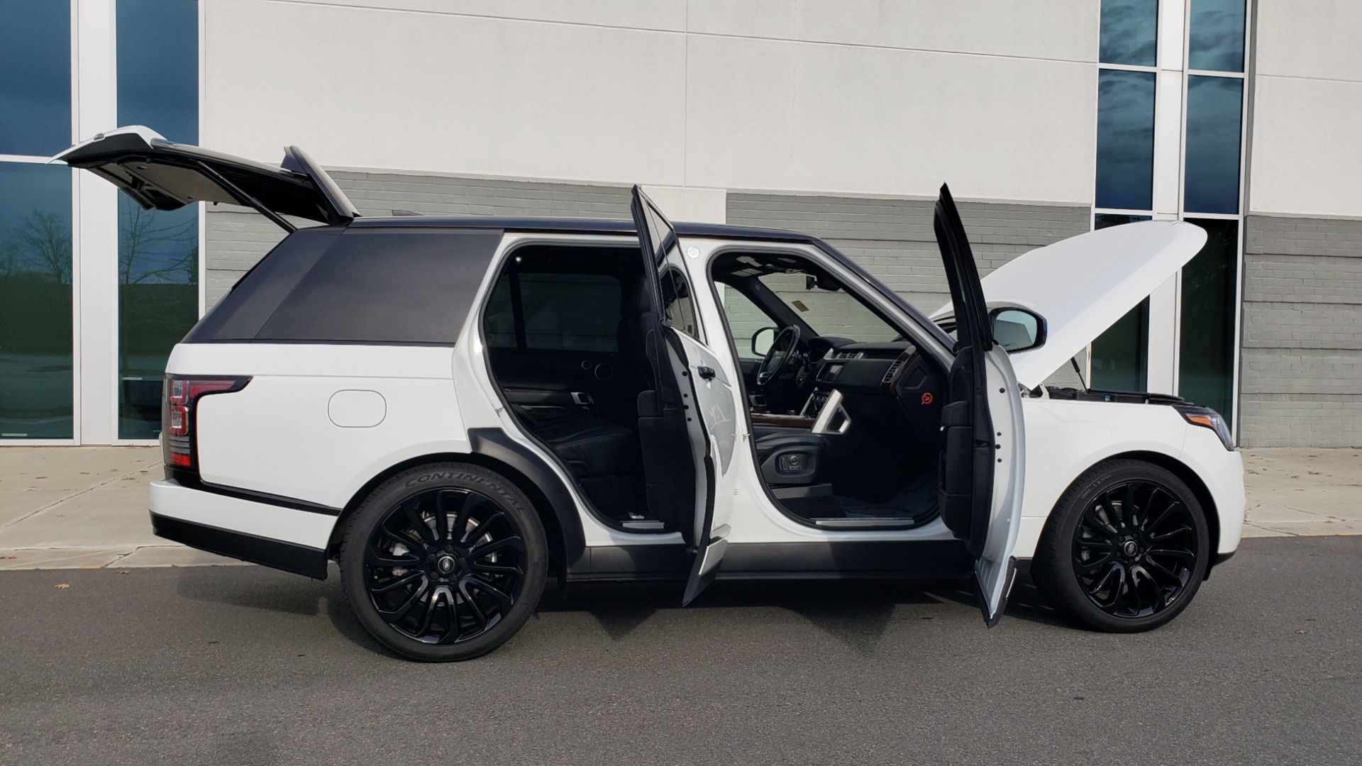 Used 2017 Land Rover RANGE ROVER HSE TD6 DIESEL / 4WD / NAV / MERIDIAN / PANO-ROOF / REARVIEW for sale Sold at Formula Imports in Charlotte NC 28227 8