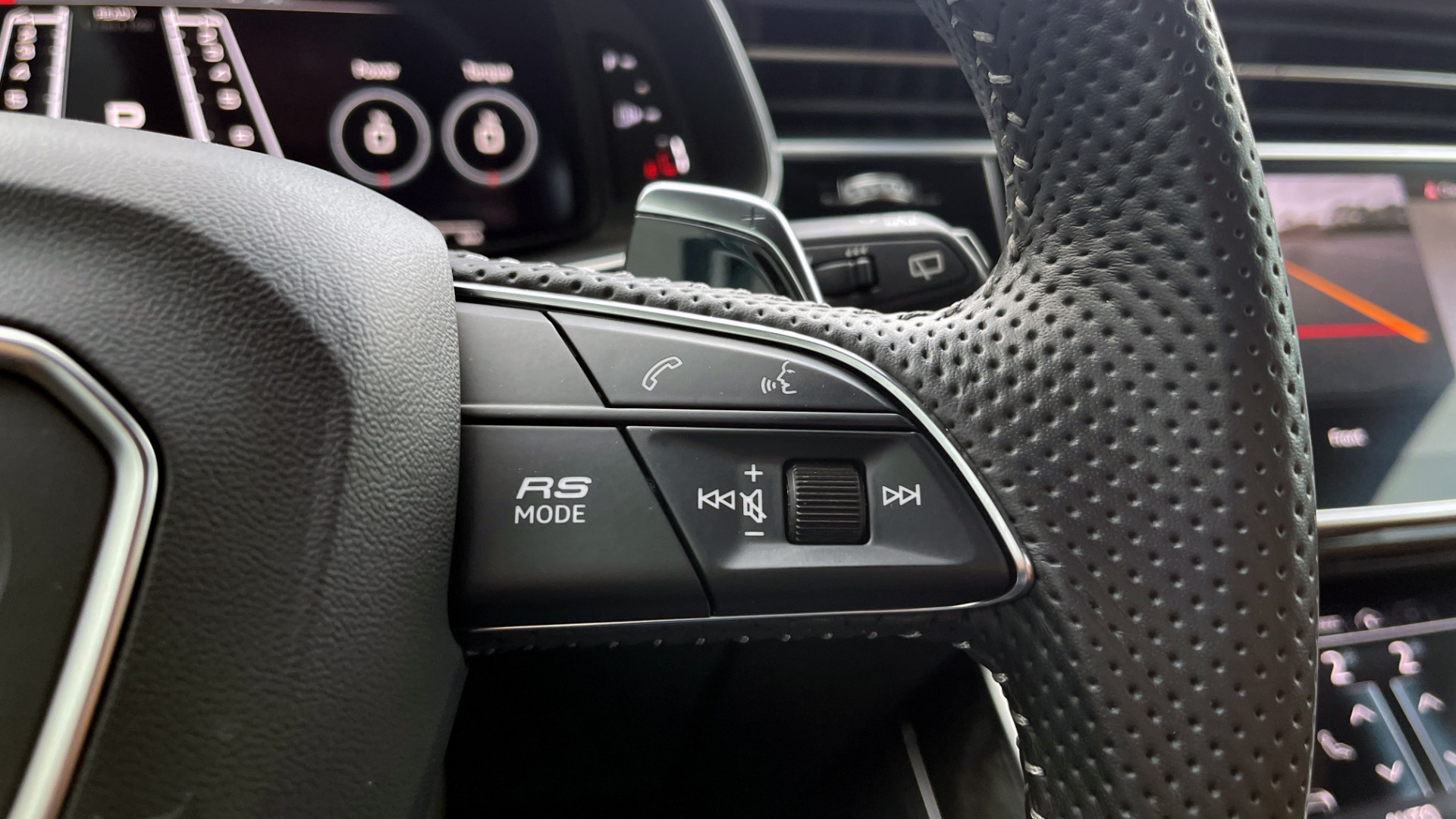 Used 2021 Audi RS Q8 4.0 TFSI 591HP / CARBON OPTIC / BLACK OPTIC / / B&O SND / REARVIEW for sale Sold at Formula Imports in Charlotte NC 28227 35