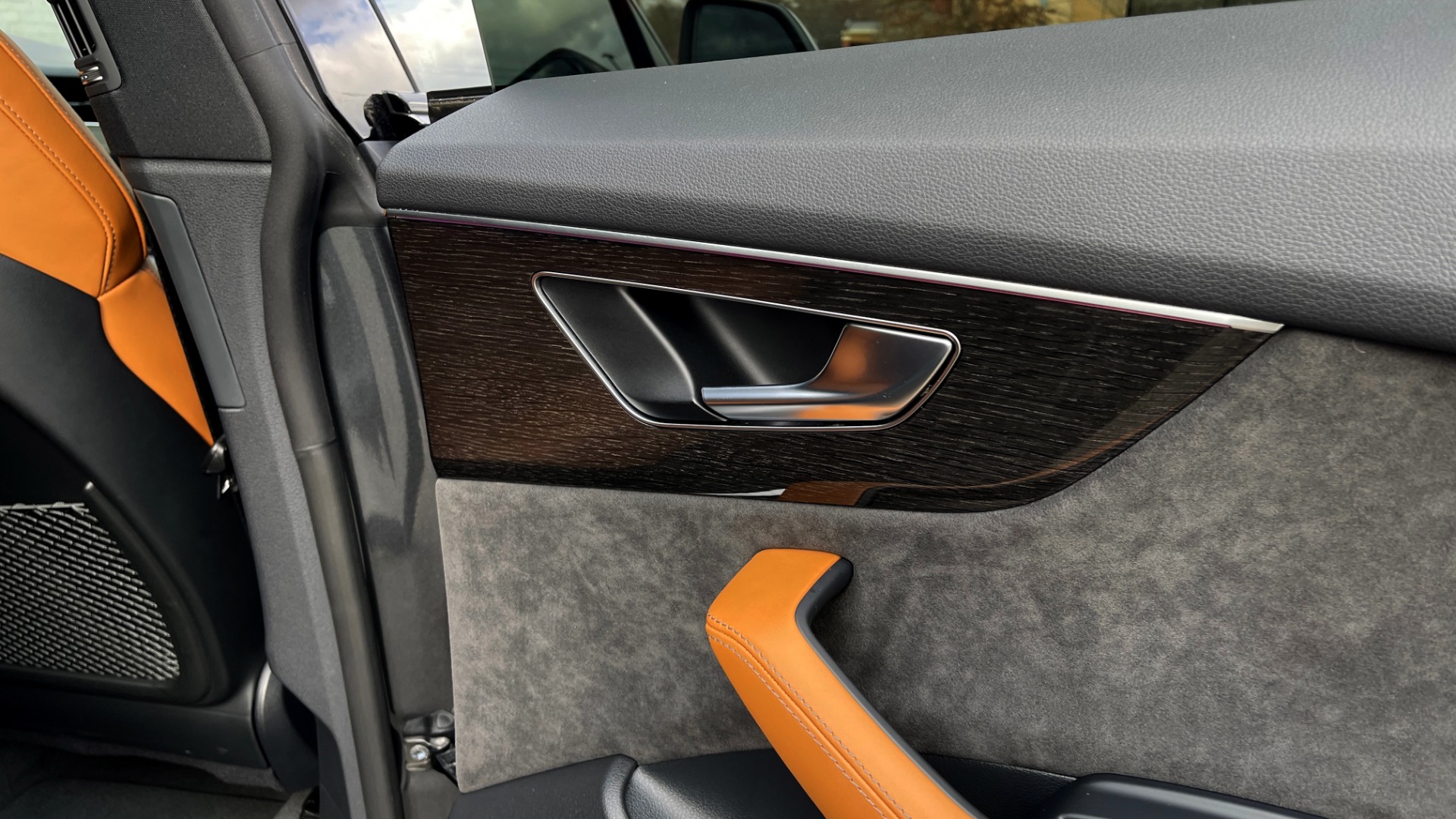 Used 2021 Audi RS Q8 4.0 TFSI 591HP / CARBON OPTIC / BLACK OPTIC / / B&O SND / REARVIEW for sale Sold at Formula Imports in Charlotte NC 28227 56