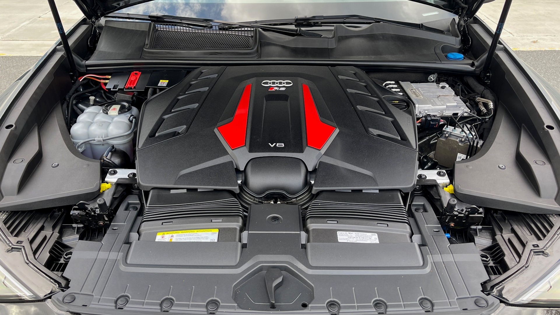 Used 2021 Audi RS Q8 4.0 TFSI 591HP / CARBON OPTIC / BLACK OPTIC / / B&O SND / REARVIEW for sale Sold at Formula Imports in Charlotte NC 28227 9