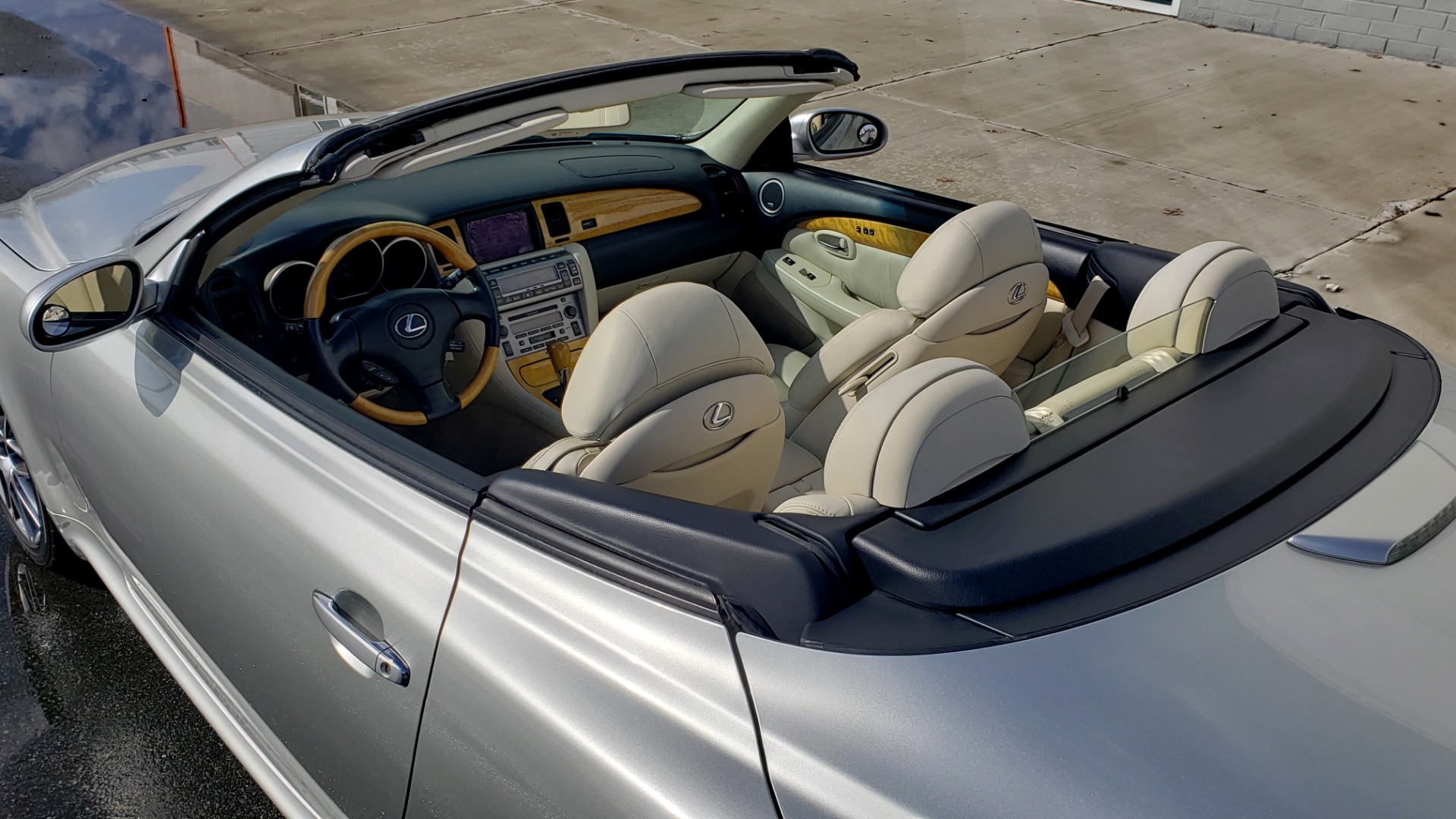 Used 2004 Lexus SC 430 CONVERTIBLE / 4.3L V8 / 5-SPD AUTO / MARK LEVINSON / 18IN WHEELS for sale Sold at Formula Imports in Charlotte NC 28227 15