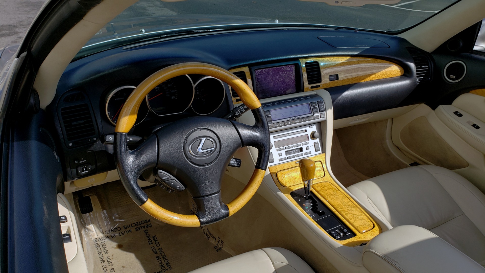 Used 2004 Lexus SC 430 CONVERTIBLE / 4.3L V8 / 5-SPD AUTO / MARK LEVINSON / 18IN WHEELS for sale Sold at Formula Imports in Charlotte NC 28227 20
