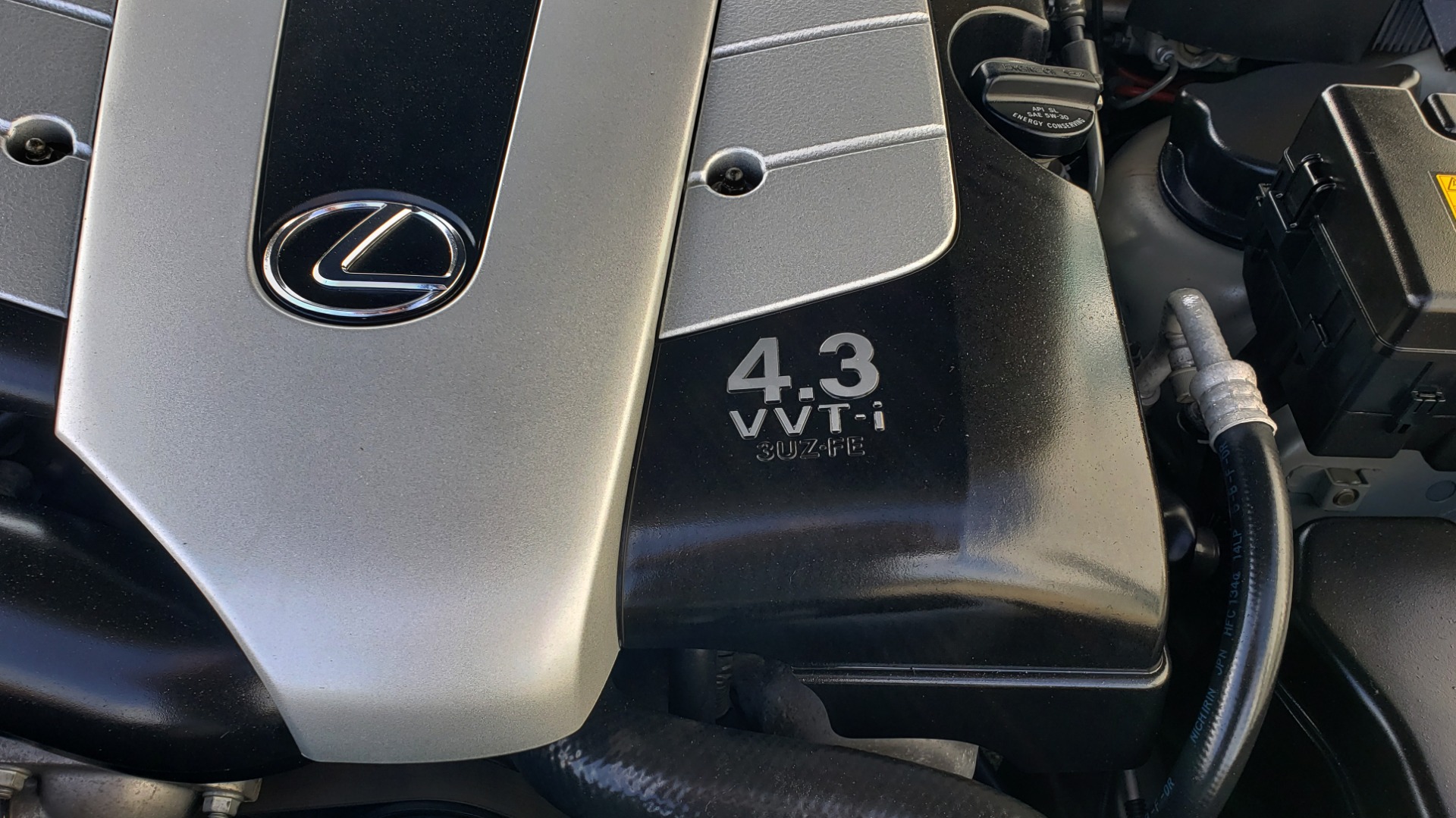Used 2004 Lexus SC 430 CONVERTIBLE / 4.3L V8 / 5-SPD AUTO / MARK LEVINSON / 18IN WHEELS for sale Sold at Formula Imports in Charlotte NC 28227 24