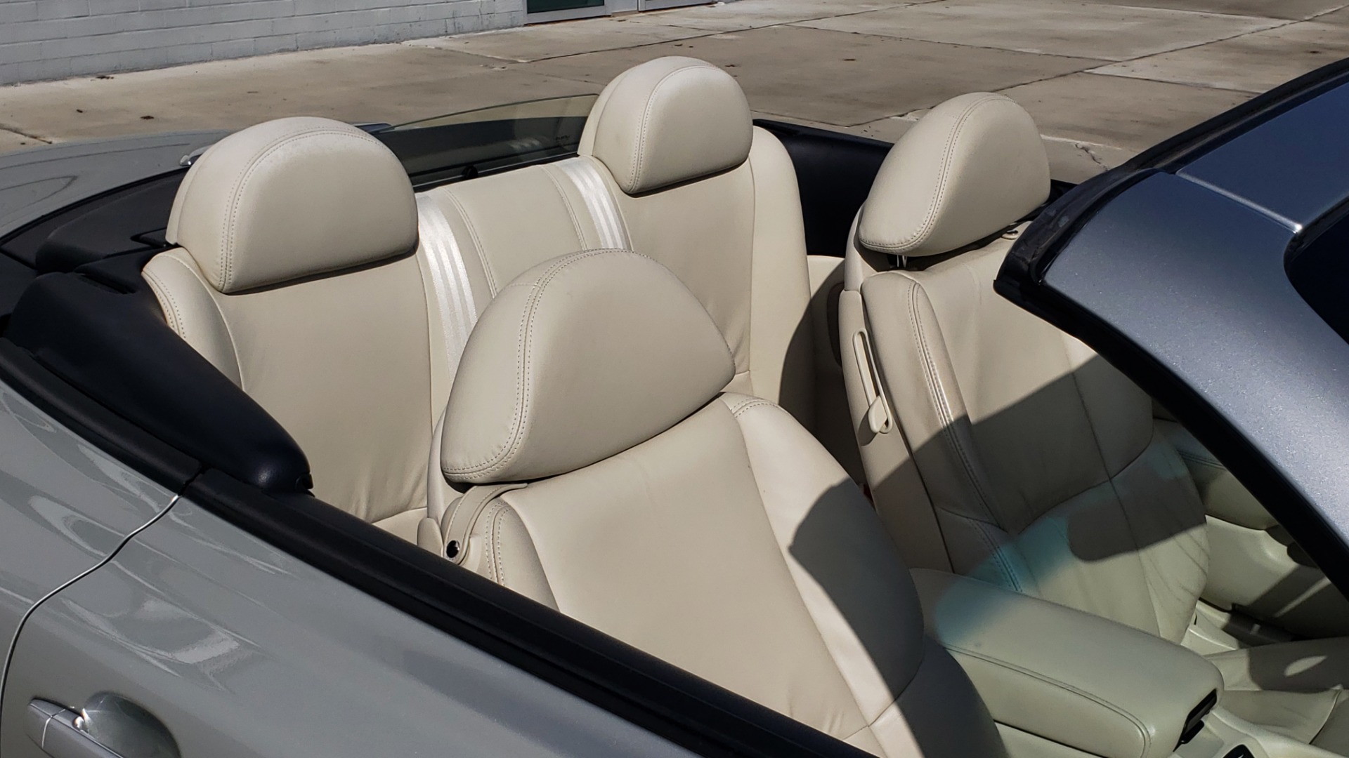 Used 2004 Lexus SC 430 CONVERTIBLE / 4.3L V8 / 5-SPD AUTO / MARK LEVINSON / 18IN WHEELS for sale Sold at Formula Imports in Charlotte NC 28227 33