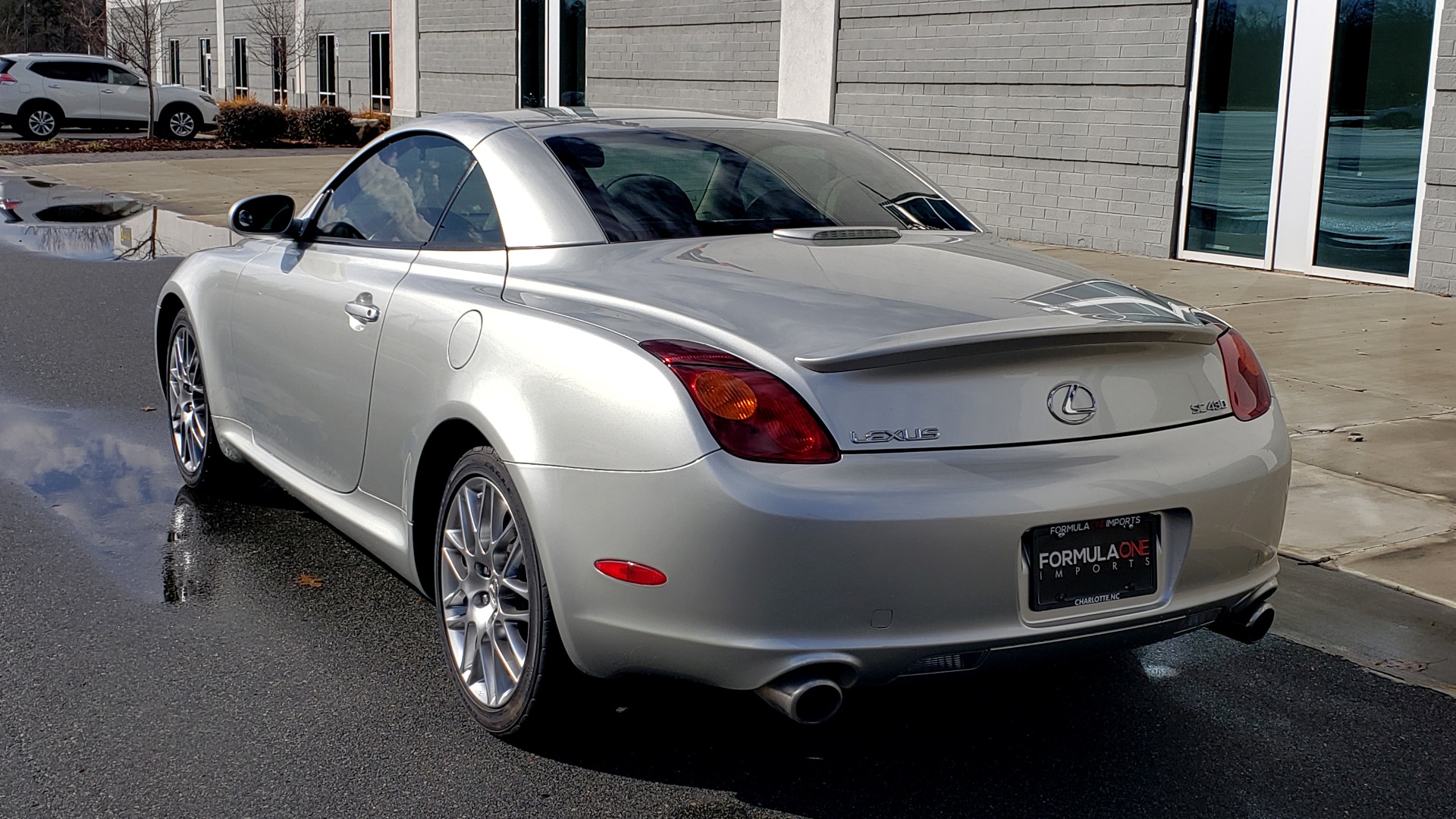 Used 2004 Lexus SC 430 CONVERTIBLE / 4.3L V8 / 5-SPD AUTO / MARK LEVINSON / 18IN WHEELS for sale Sold at Formula Imports in Charlotte NC 28227 4